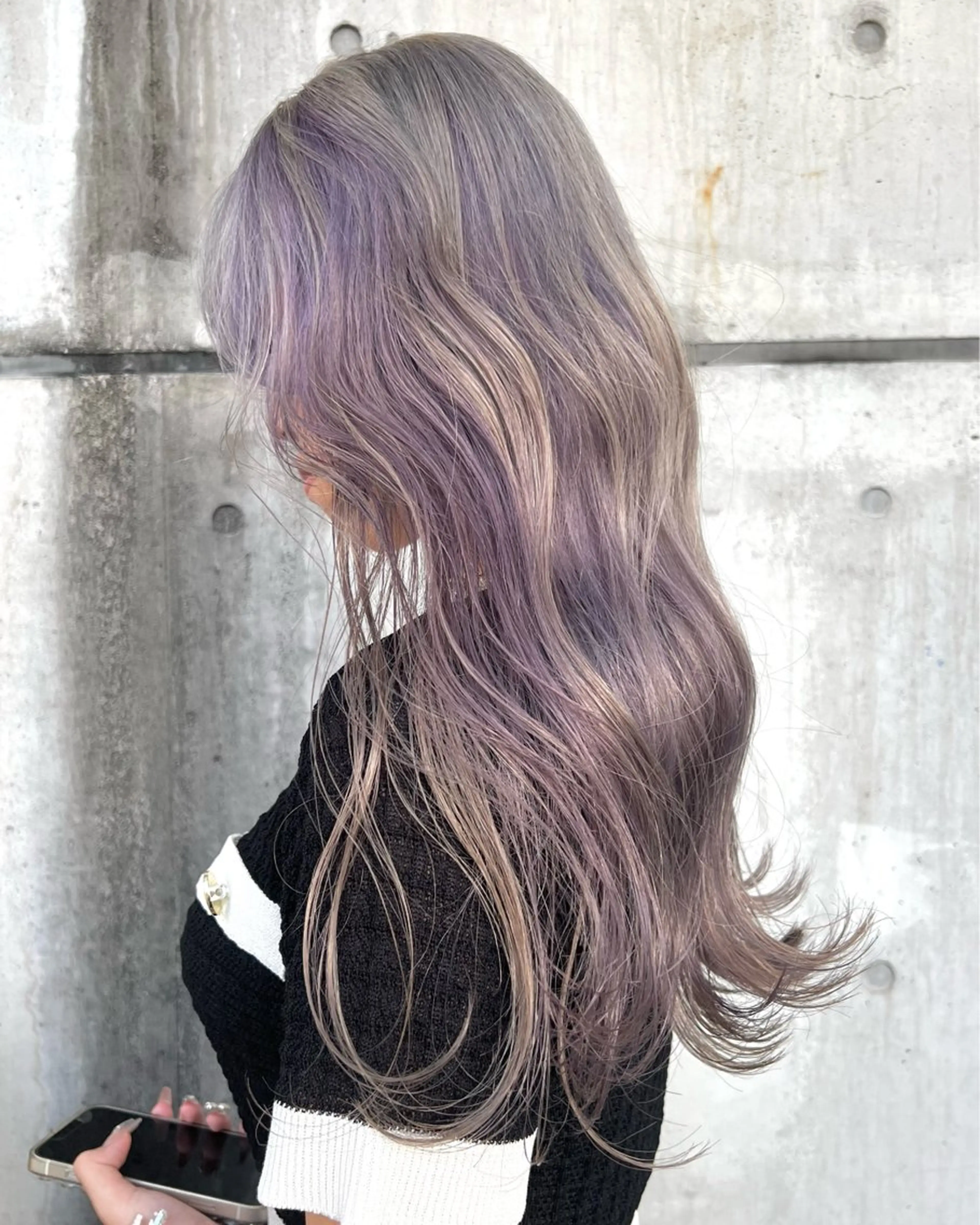 ロング カラー デザインカラー ヘアカラー トリートメント RAIMA ケアハイトーンのヘアスタイル