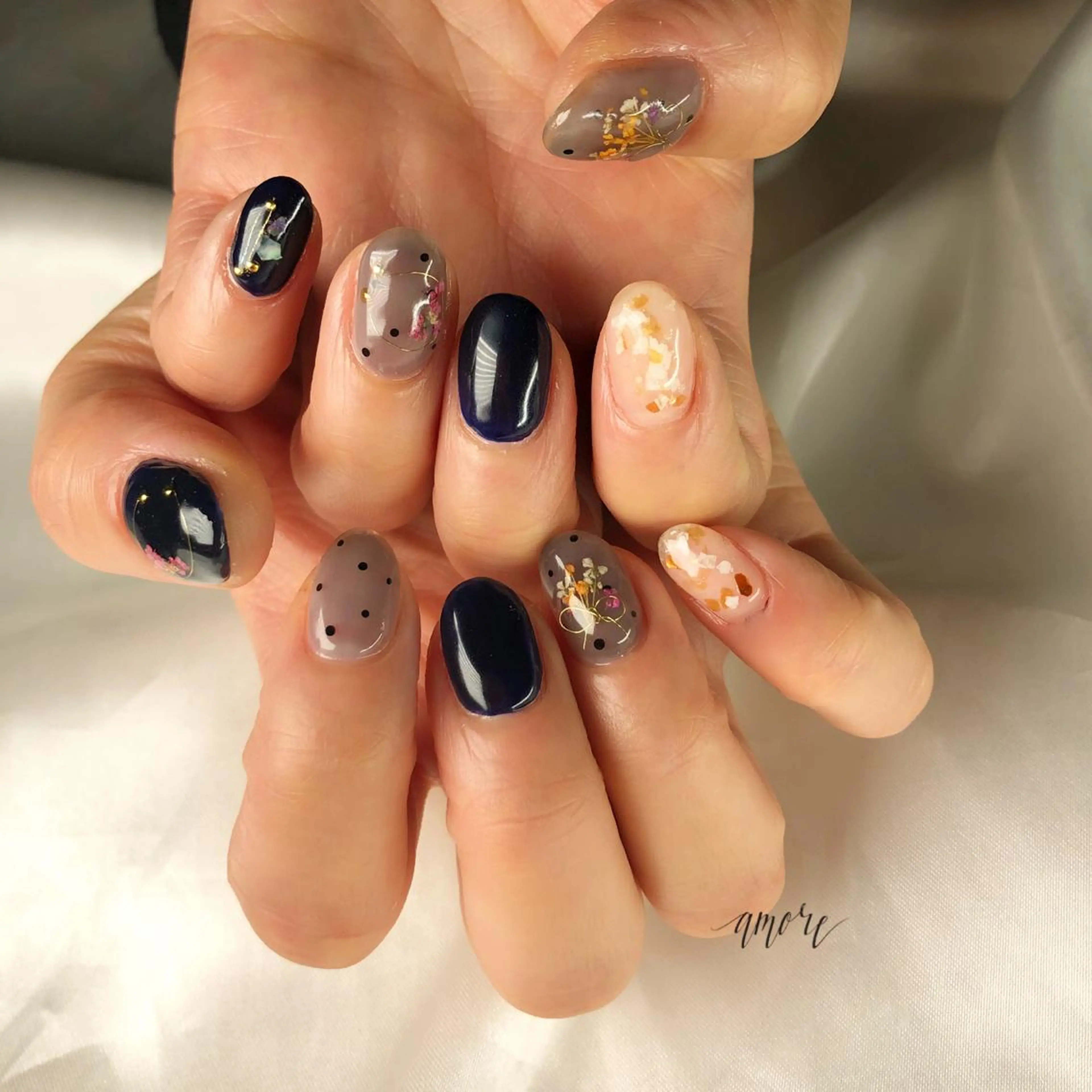 ネイル ジェルネイル 氷ネイル・うるうるネイル キラキラネイル マグネットネイル ミラーネイル You kyehwaのネイルデザイン