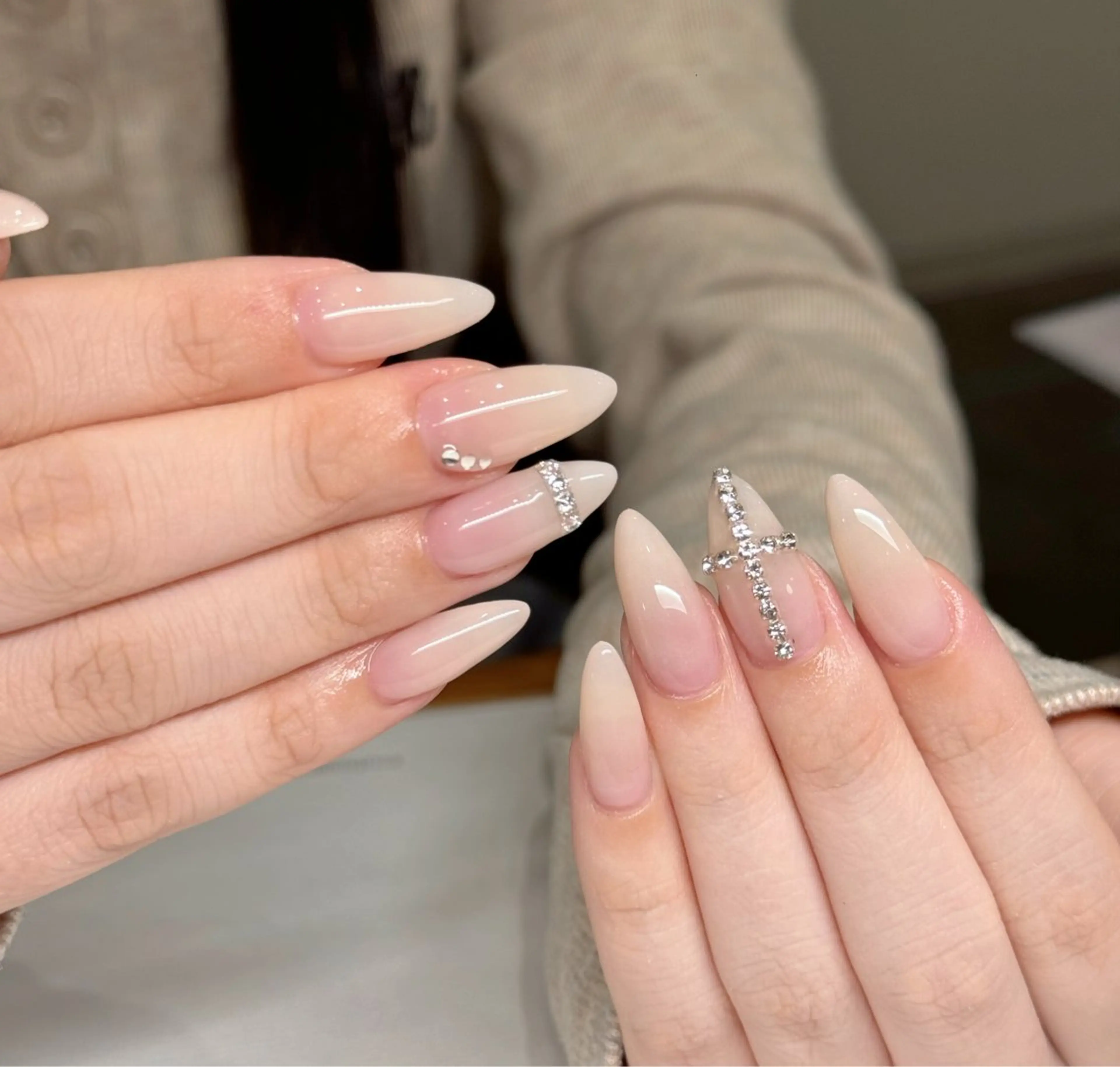 ネイル 桜ネイル フラワーネイル ニュアンスネイル オフィスネイル パステルネイル ハンドネイル MILO 168 池袋のネイルデザイン