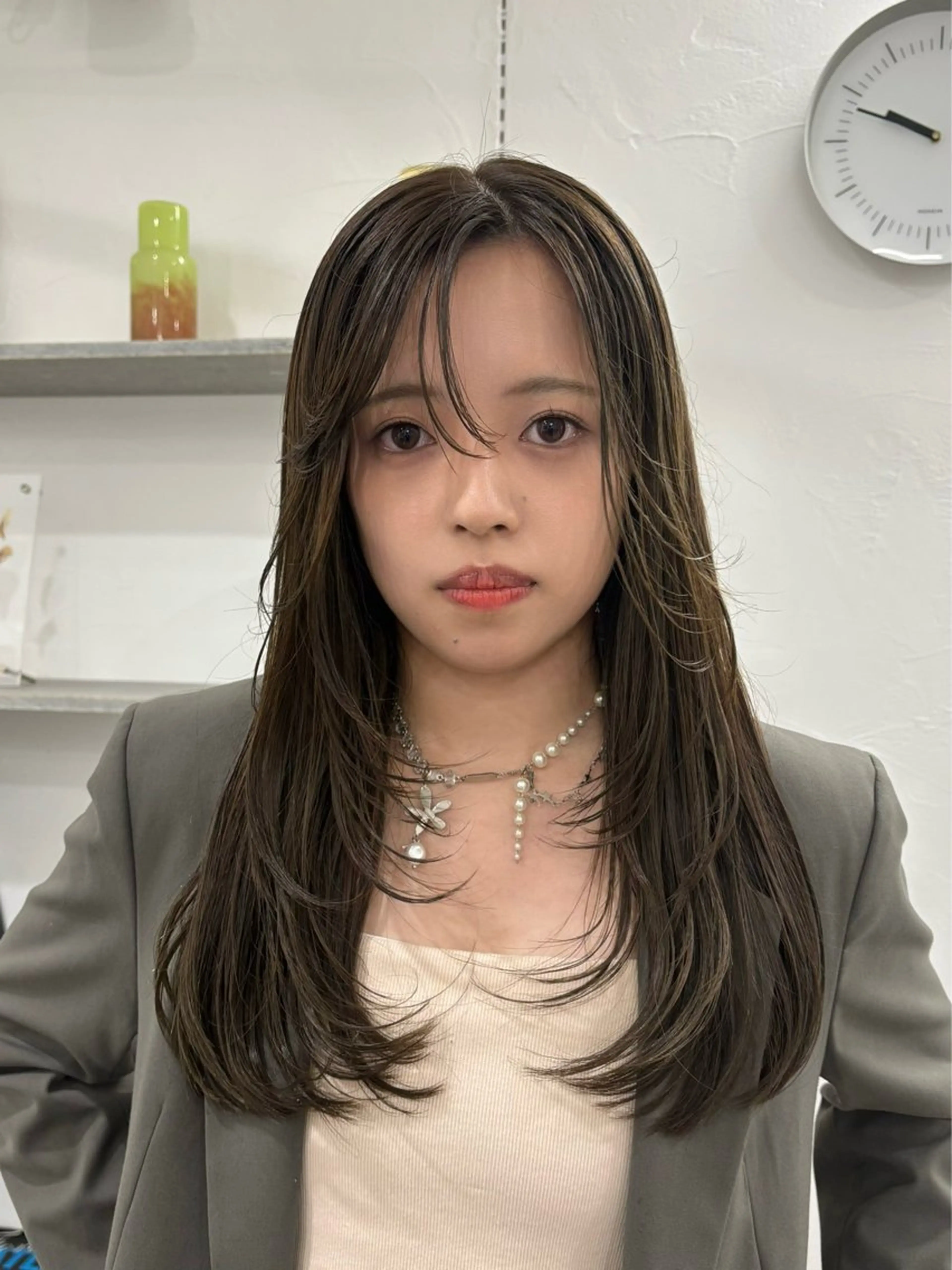 セミロング イシイ モエカのヘアスタイル