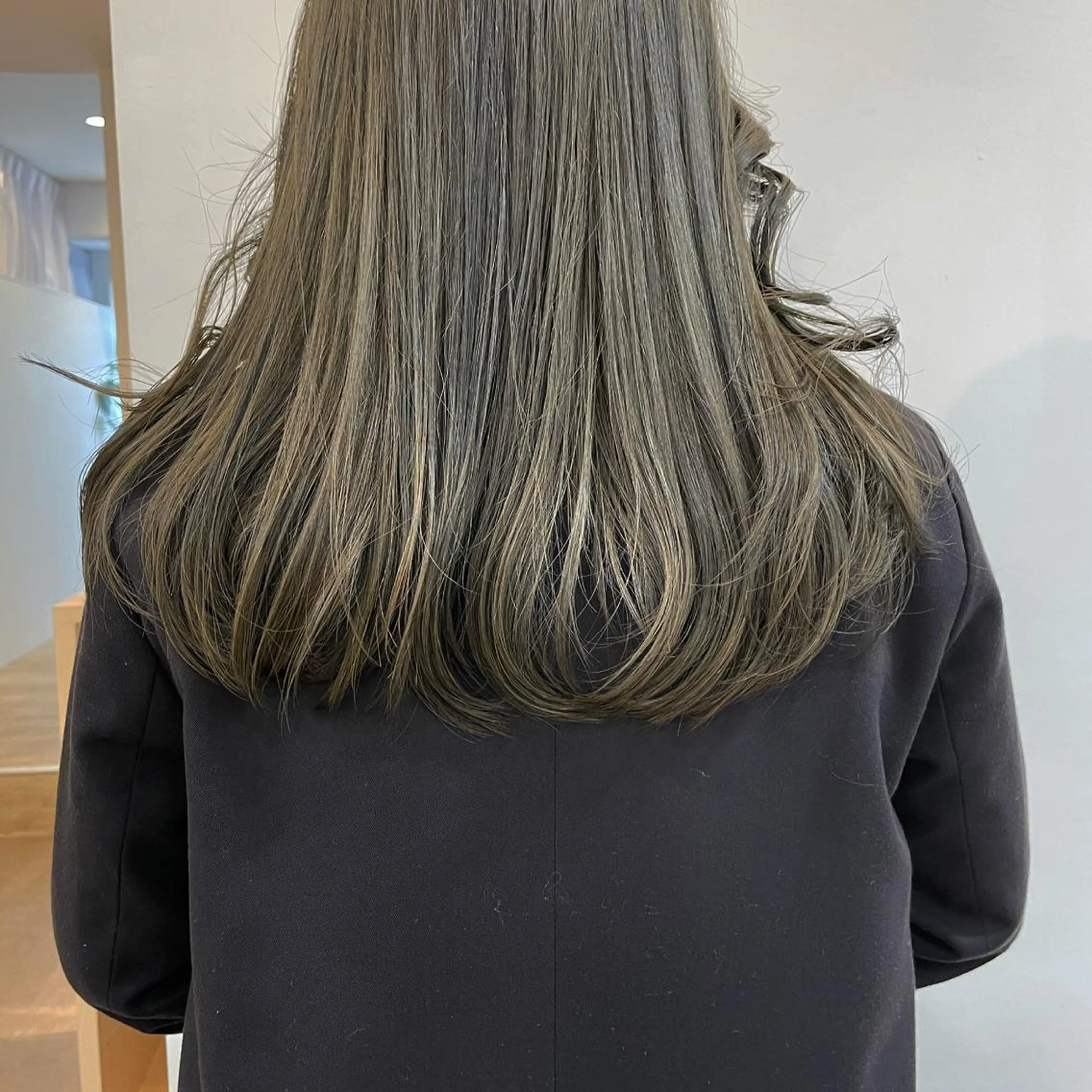 カラー 大迫 江梨のヘアスタイル