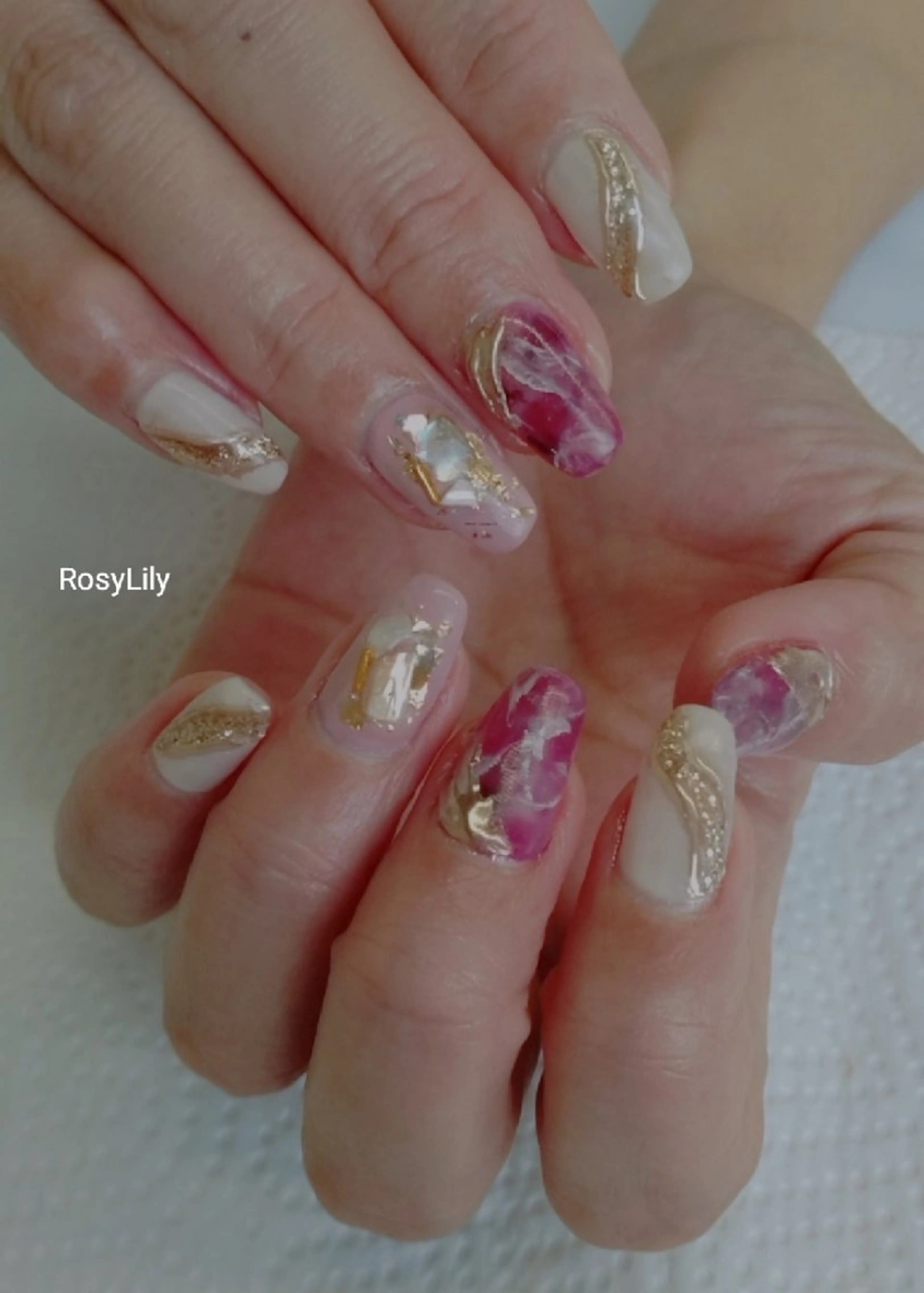 ネイル ミラーネイル 持ち込み プライベートサロン RosyLily所属・プライベートサロン Rosy Lilyのネイルデザイン