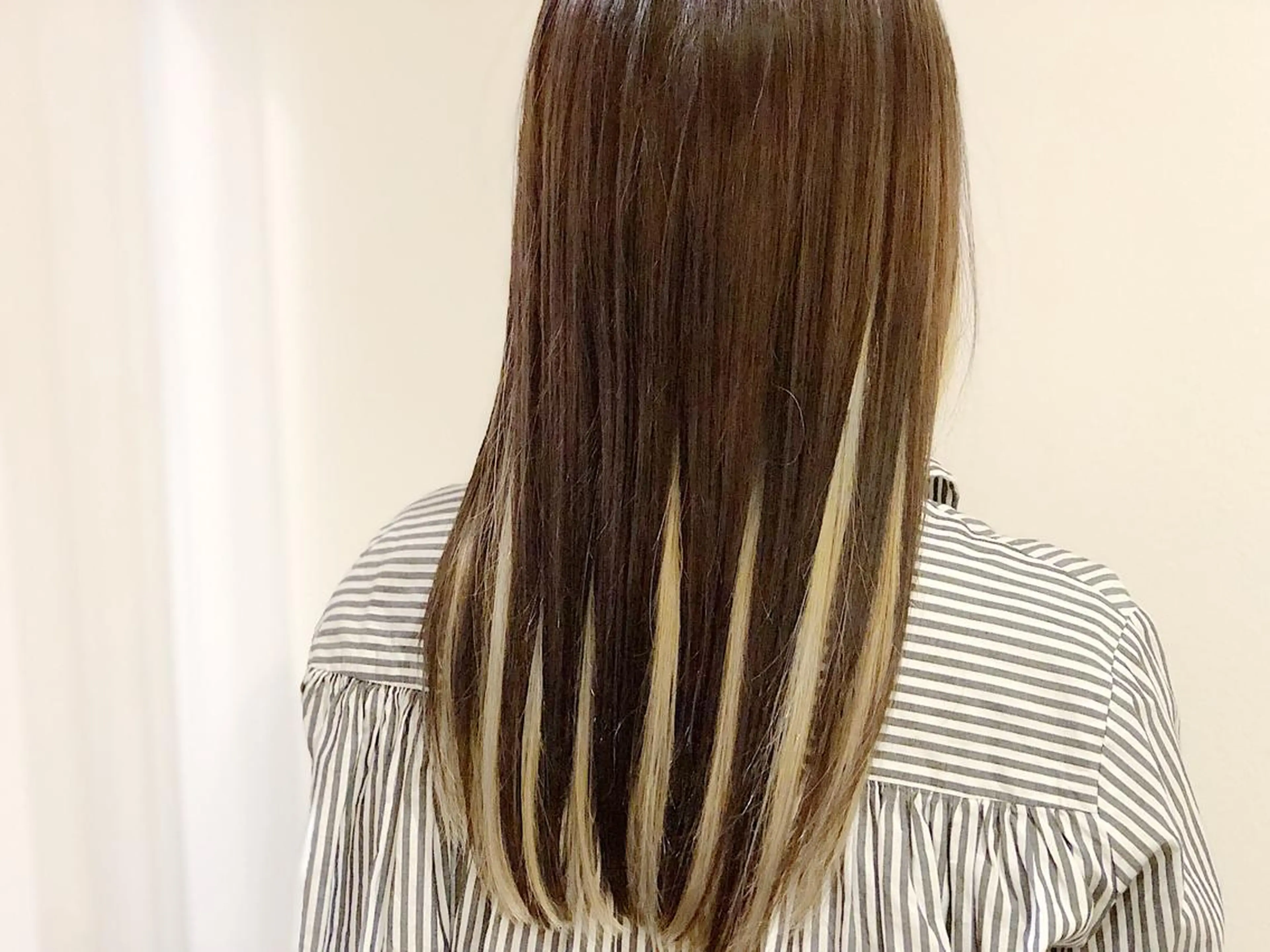 セミロング タカハシ ハヤトのヘアスタイル