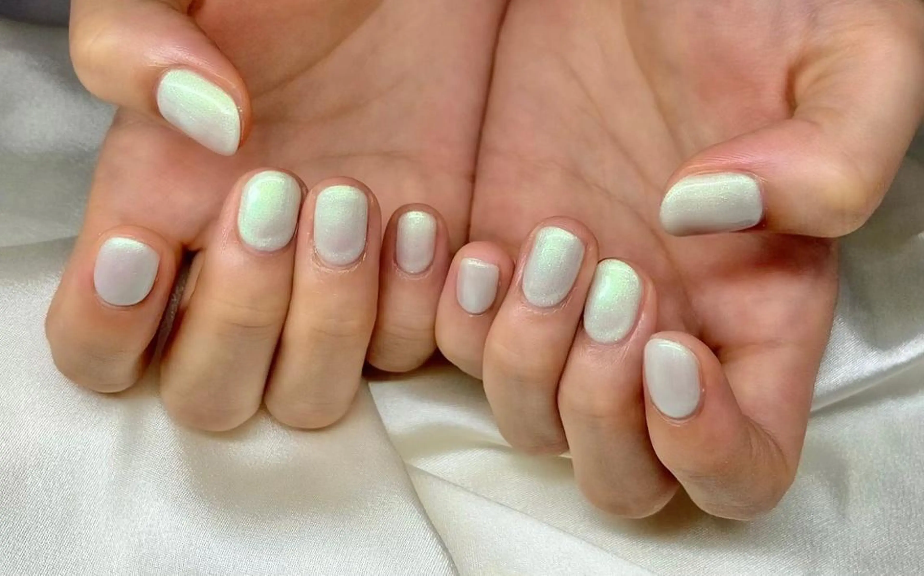 ネイル マツエク・マツパ アイブロウ 韓国風マツエク パリジェンヌラッシュリフト まつげパーマ オーロラネイル 長さ出し Nail&eye Belire 新宿のネイルデザイン