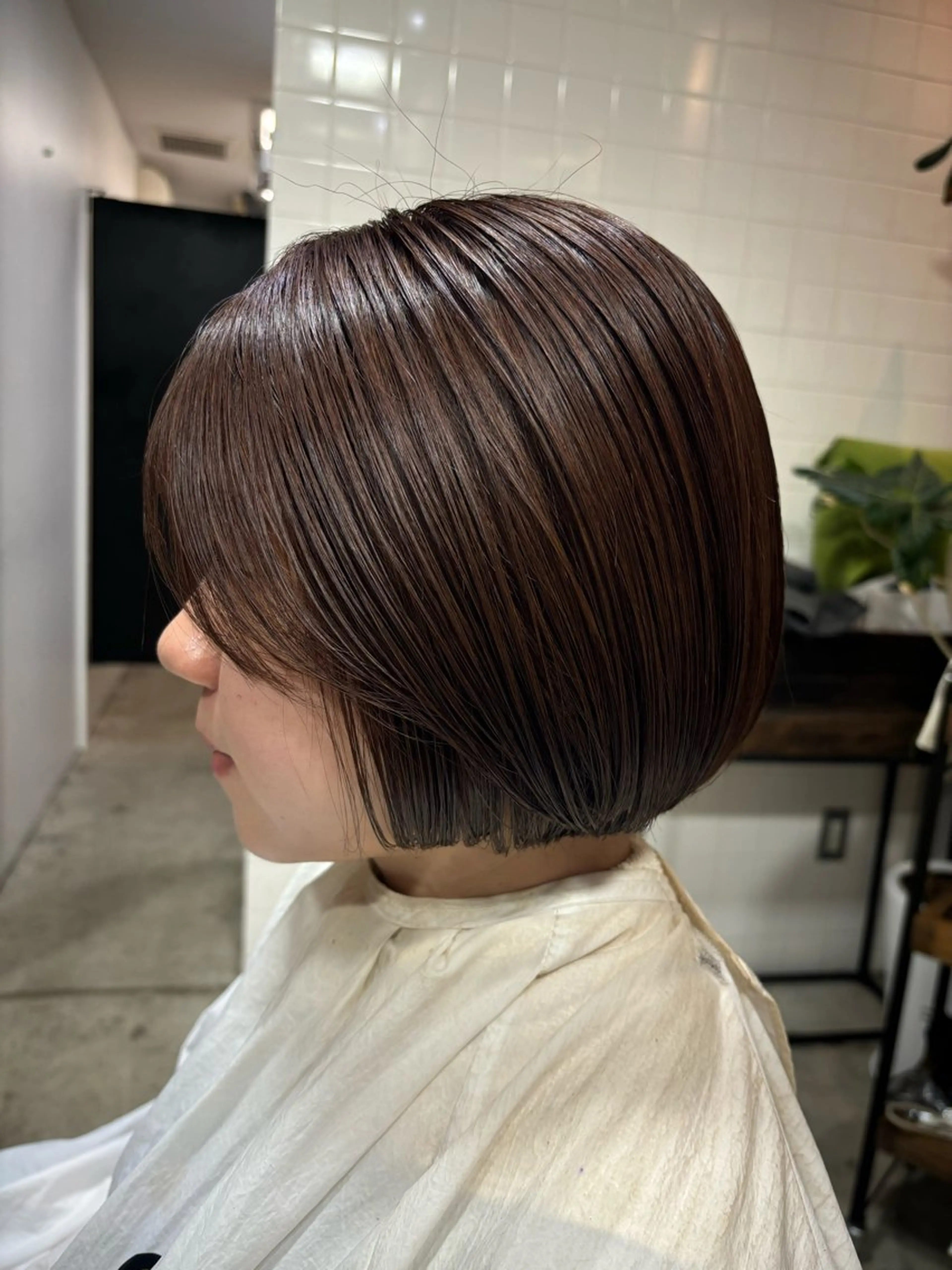 ショート ボブ om's poka 伊藤百花のヘアスタイル