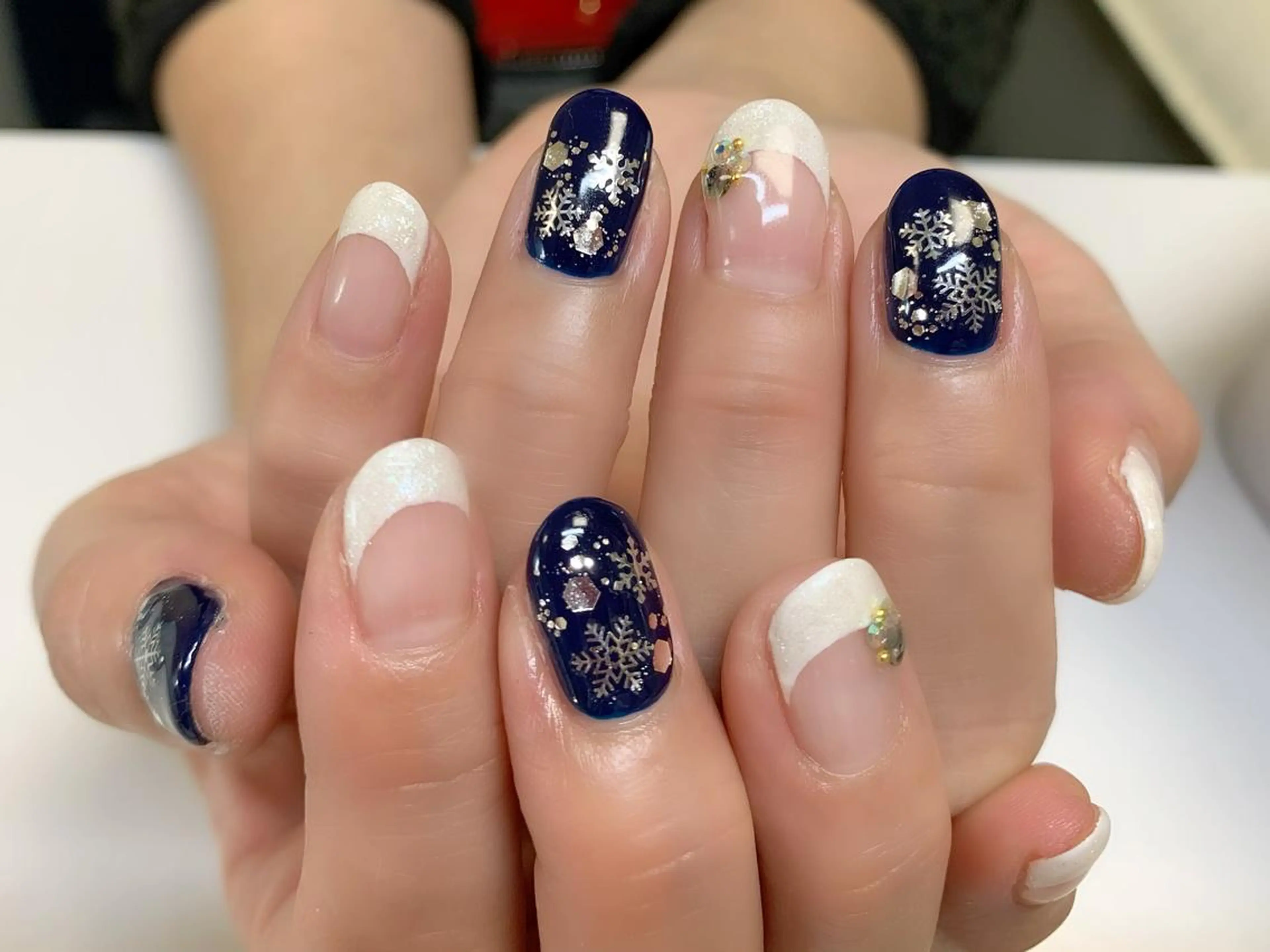 ネイル フレンチネイル 冬ネイル ハンドネイル Viva Joie所属・Viva Joieのネイルデザイン