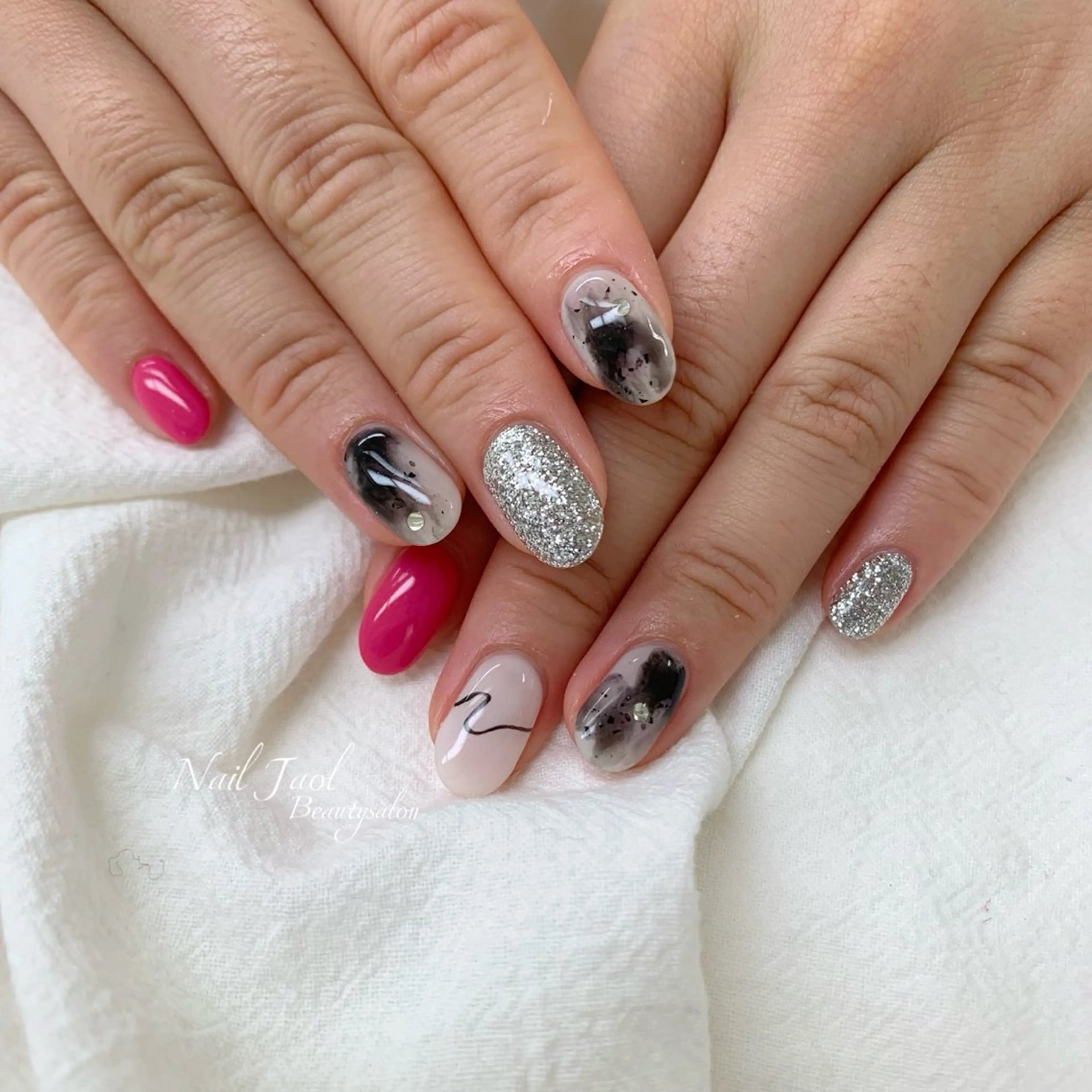 ミディアム nail jaol池袋店所属・ネイルJaol 池袋のネイルデザイン