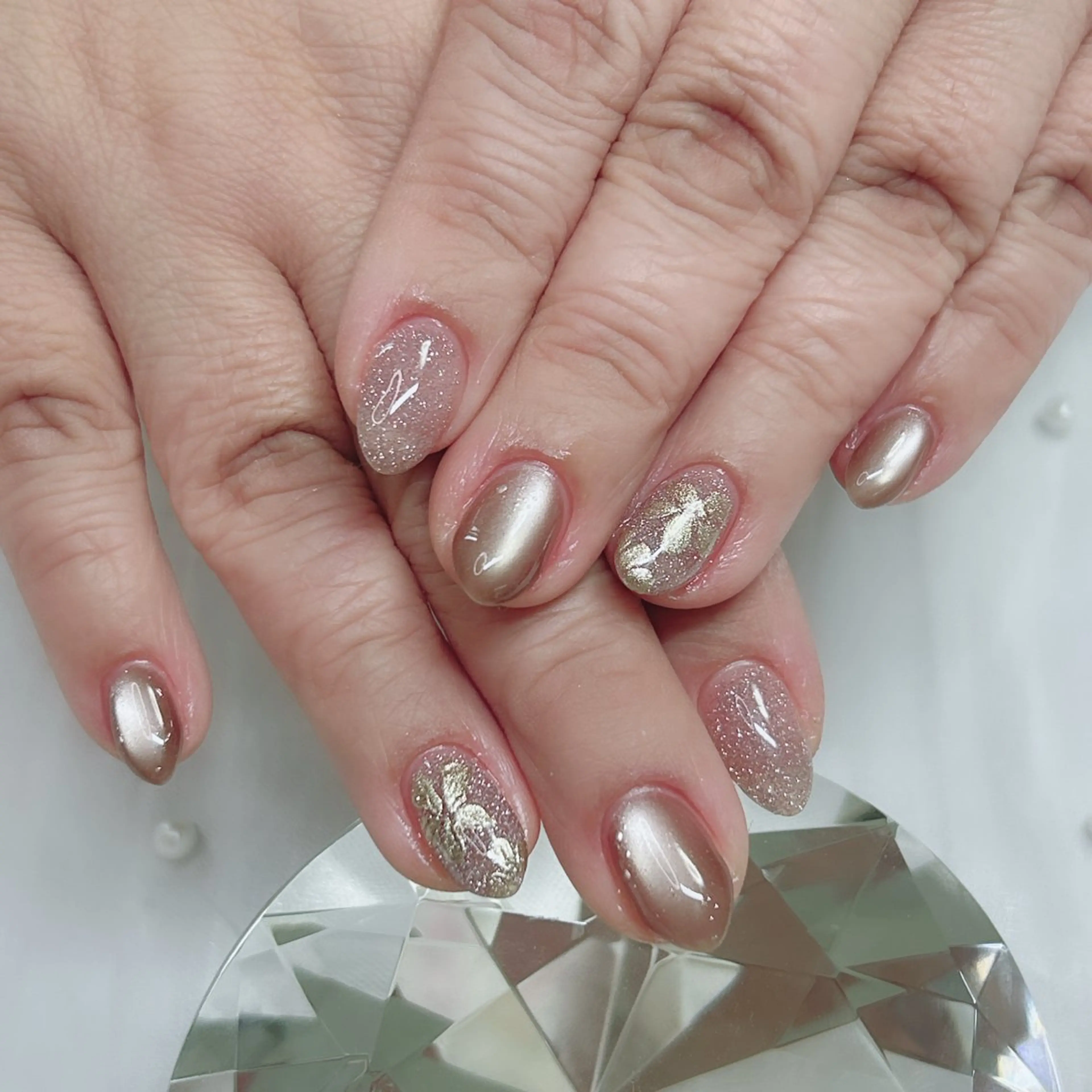 ネイル オーロラネイル ミラーネイル オフィスネイル ワンカラーネイル シンプルネイル ハンドネイル Cute Tips nailのネイルデザイン