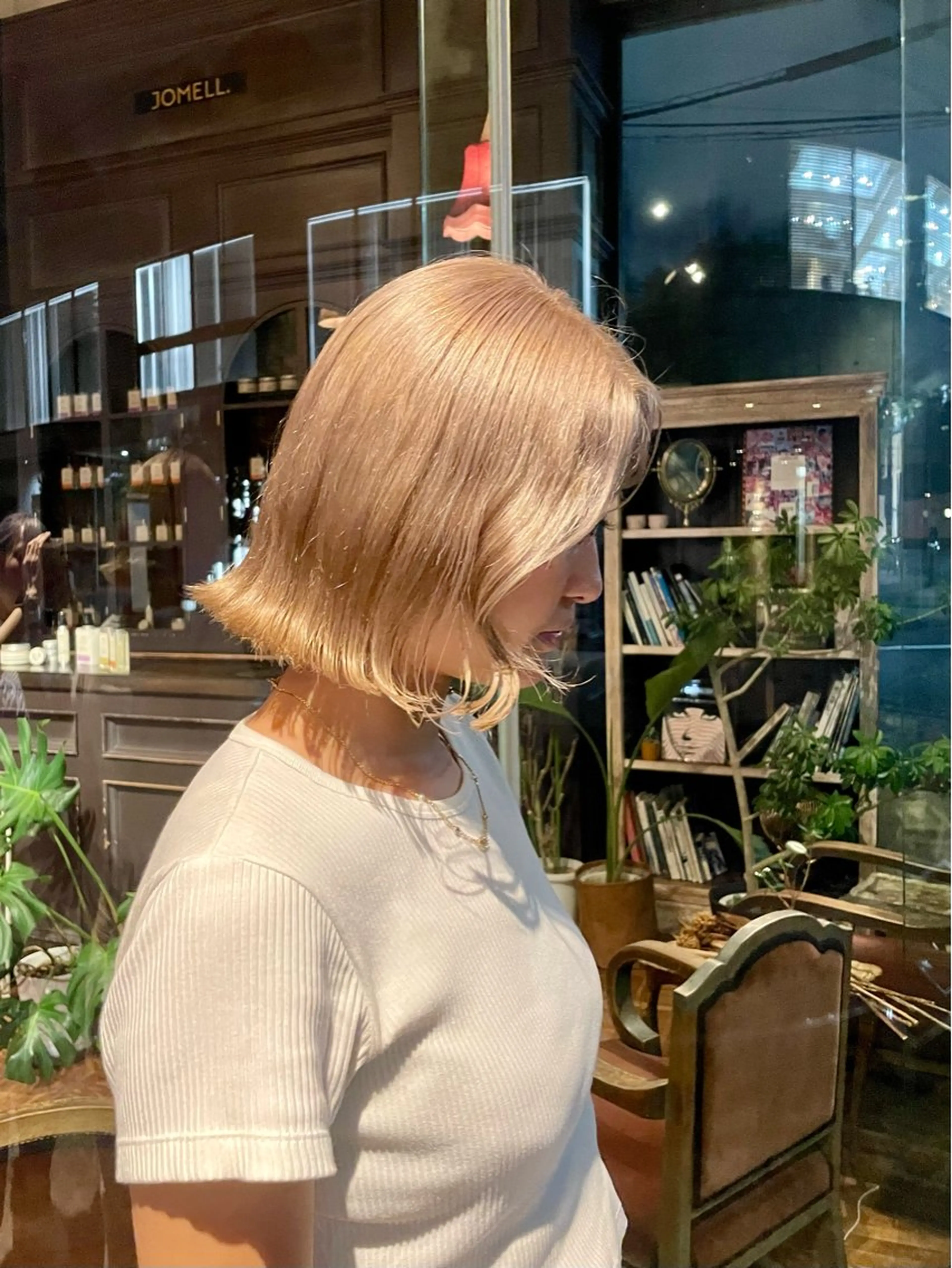 ショート カラー ミルクティー× グレージュMOMOのヘアスタイル