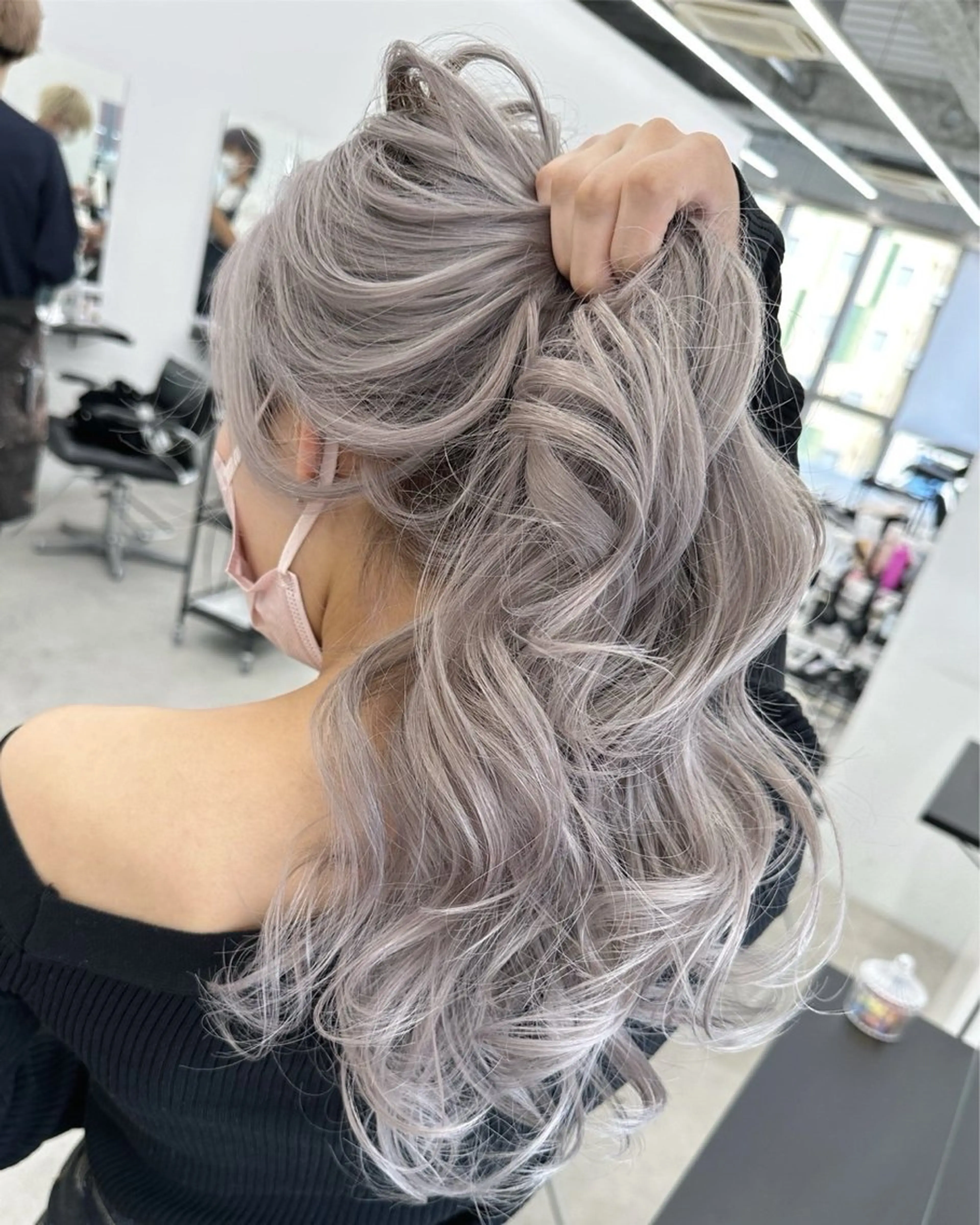 ロング カラー ヘアカラー 黒田 真美のヘアスタイル