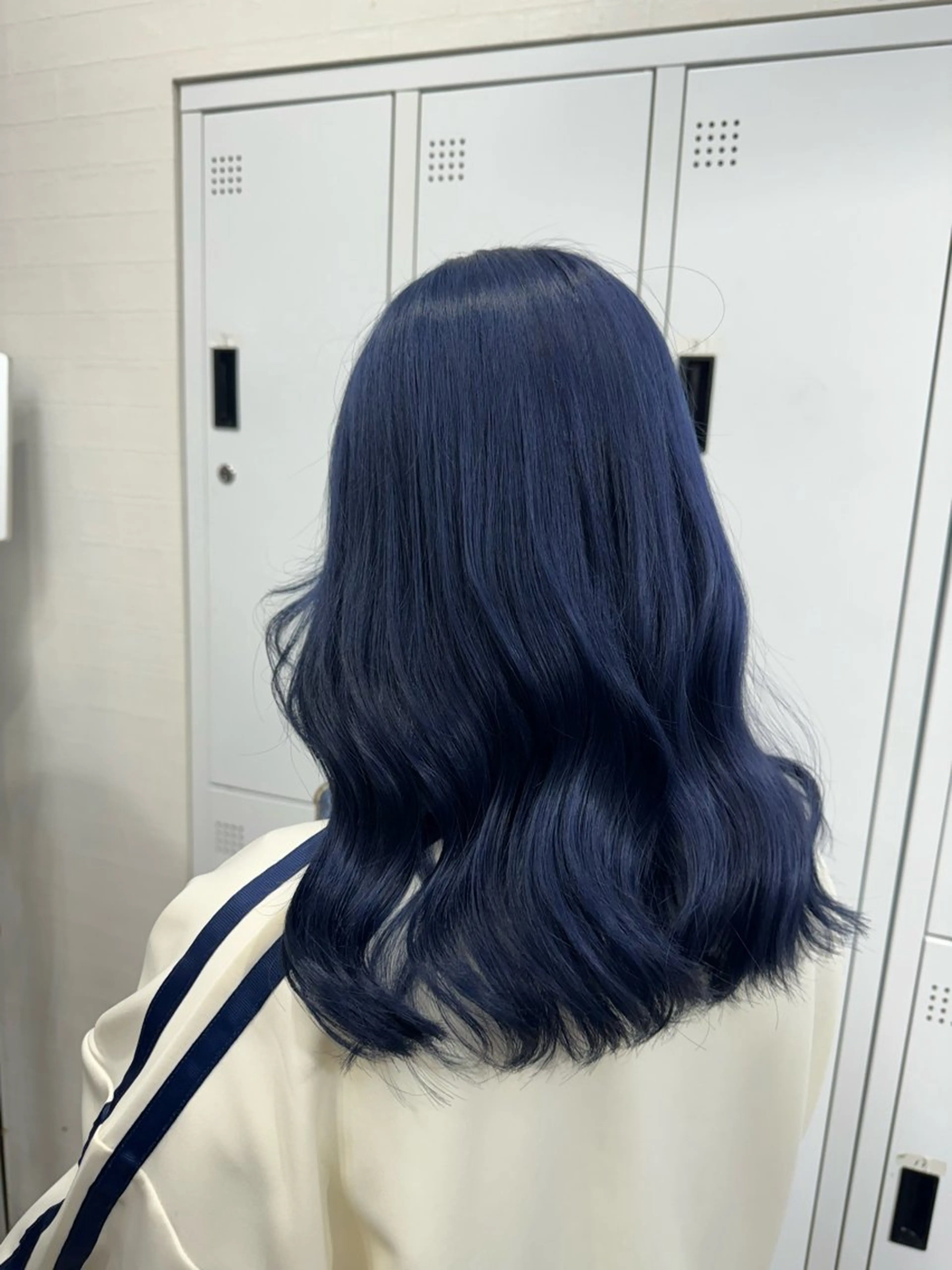 ミディアム 横浜🦋ハイトーン 🫐シャドウルーツのヘアスタイル