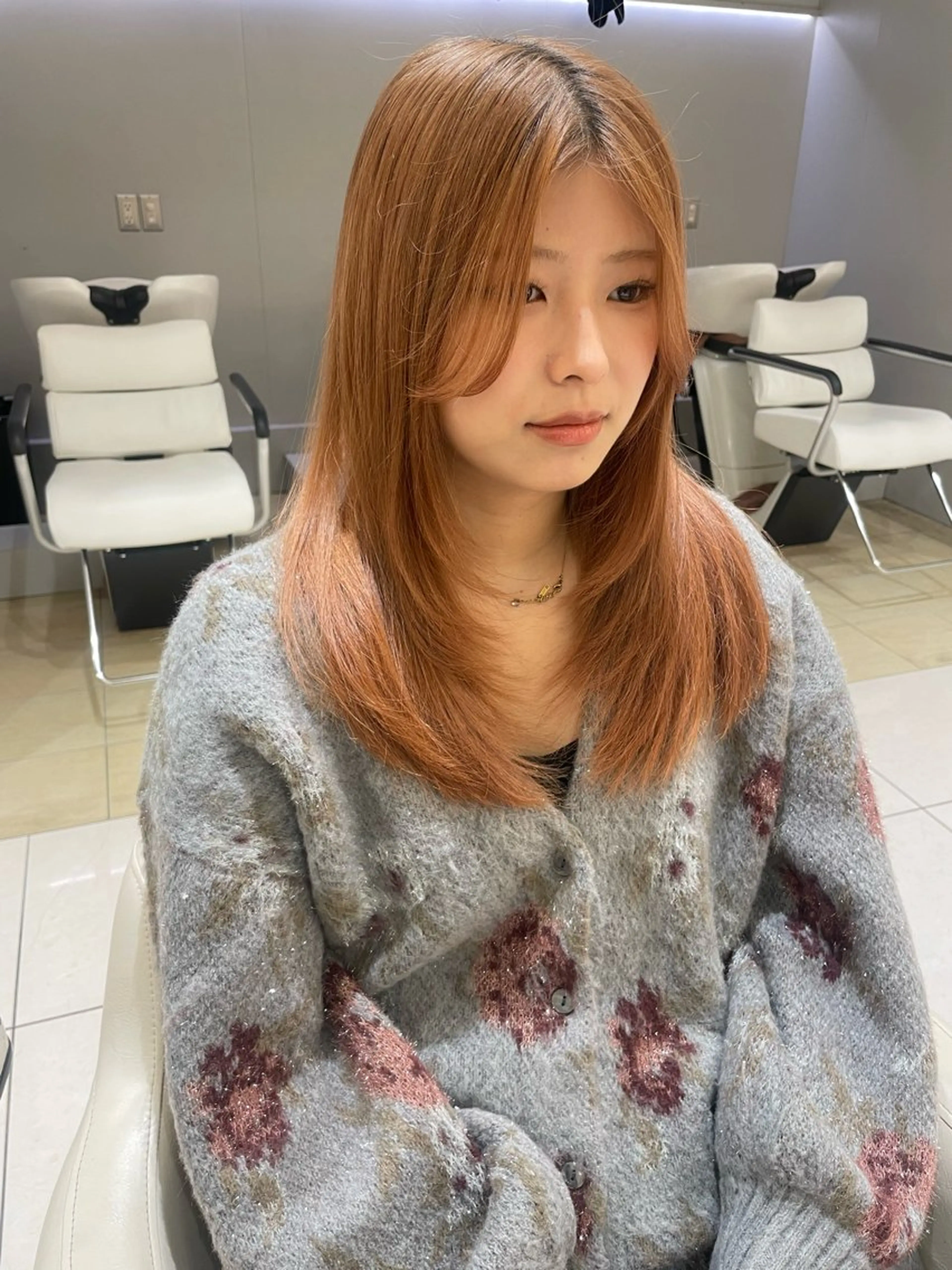 ロング MIFA レイヤー／パーマのヘアスタイル