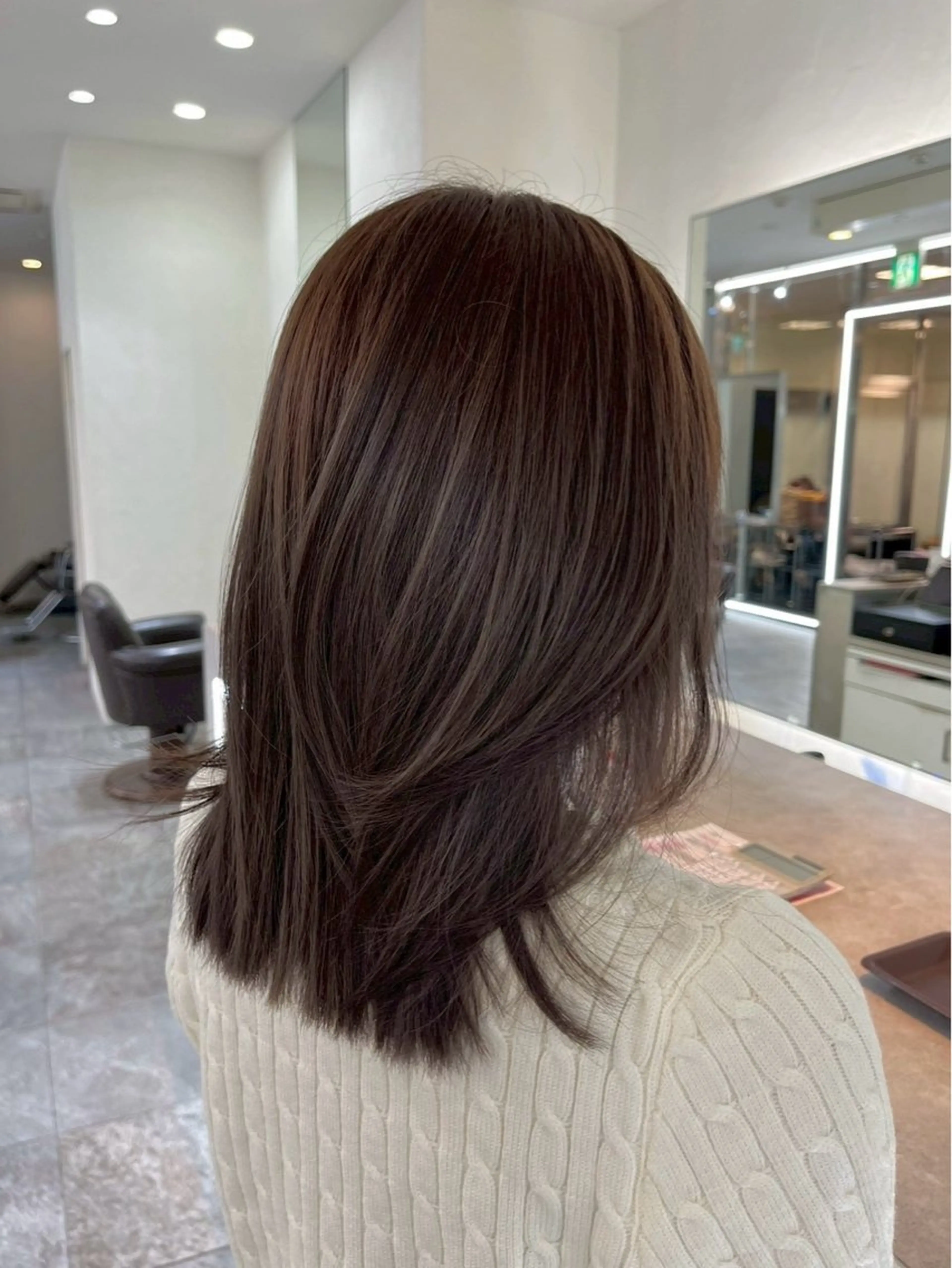 セミロング レイヤーカット カット ヘアカラー ユナ ナチュラル／透明感のヘアスタイル