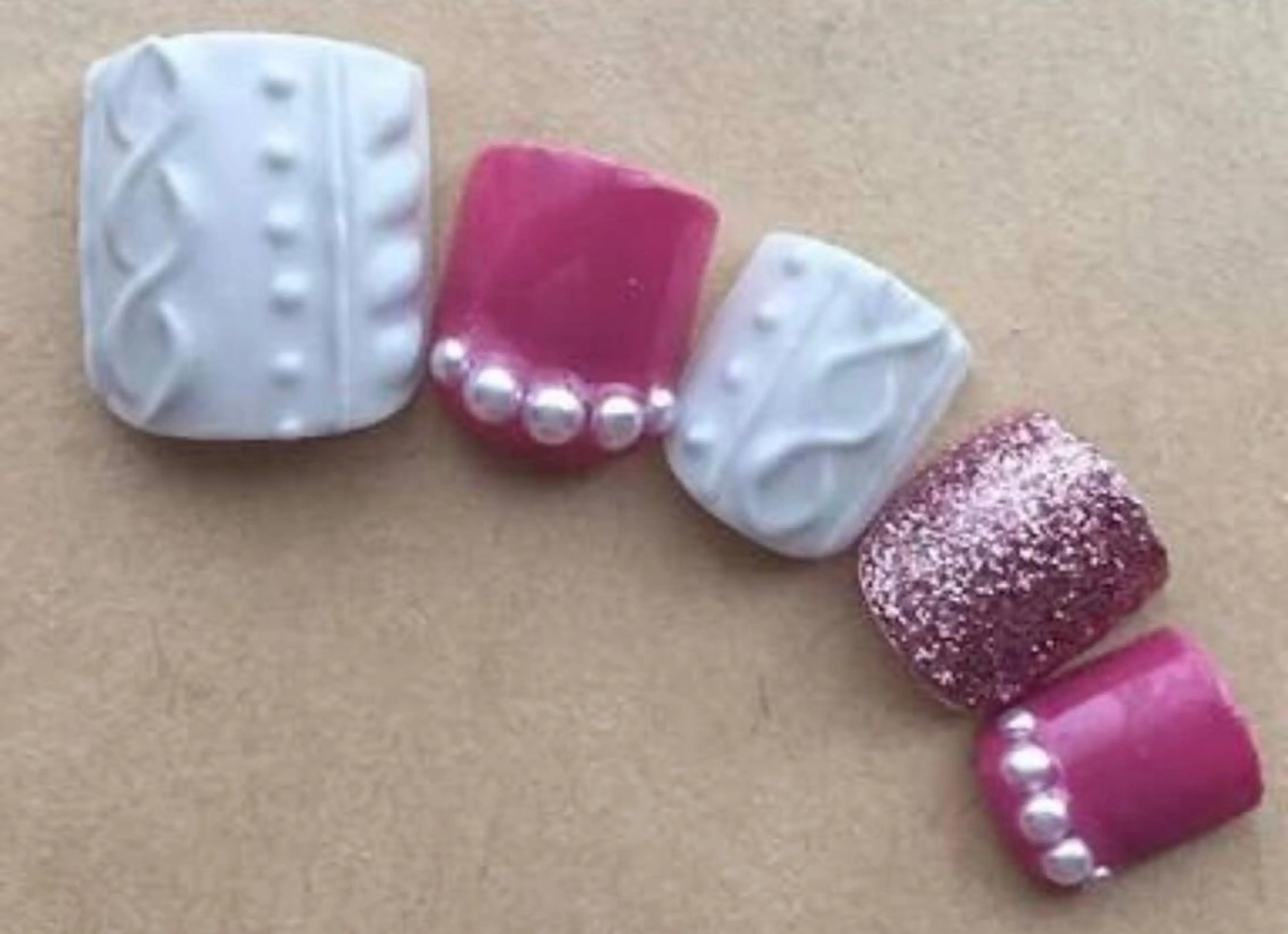 ミディアム ネイル フットネイル 長さ出し専門 nynaのネイルデザイン