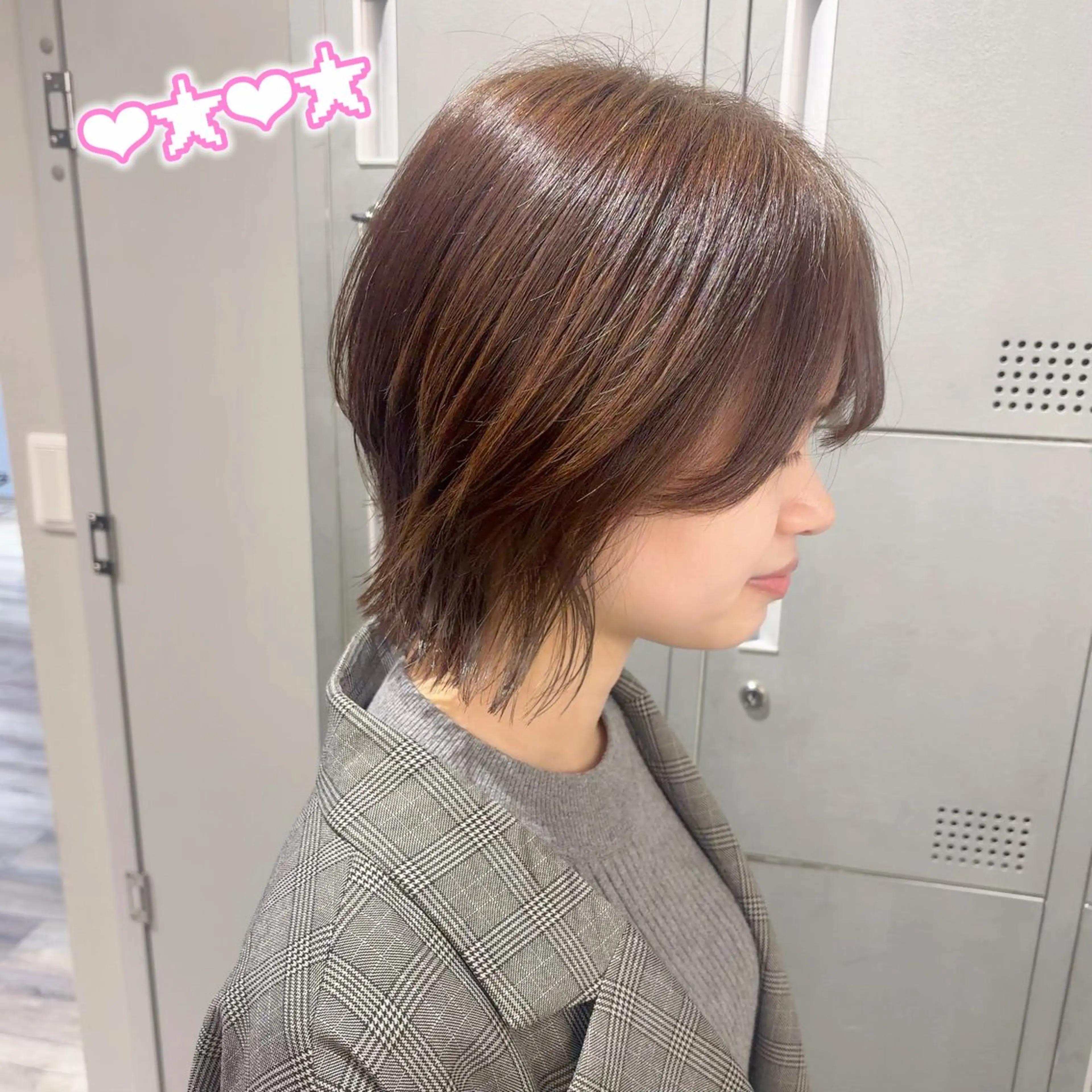 ミディアム カラー ボブレイヤー ベージュカラー オリーブベージュ ボブ レイヤーカット カット ヘアカラー 顔周り/ガーリー /ヘアメ/あつはのヘアスタイル