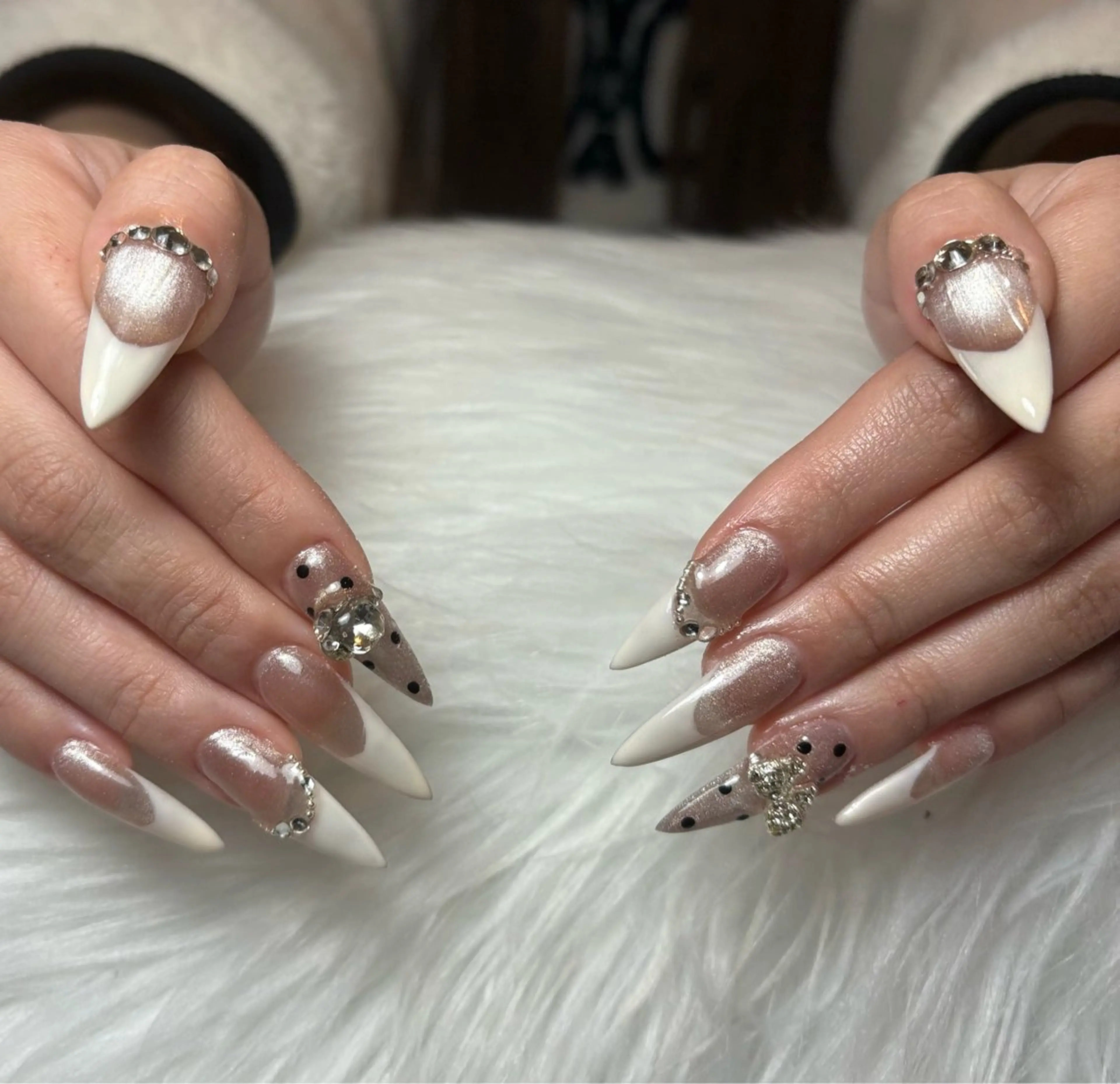 ネイル アートネイル 長さ出し ジェルネイル マグネットネイル ニュアンスネイル なな_ CloudyChanのネイルデザイン