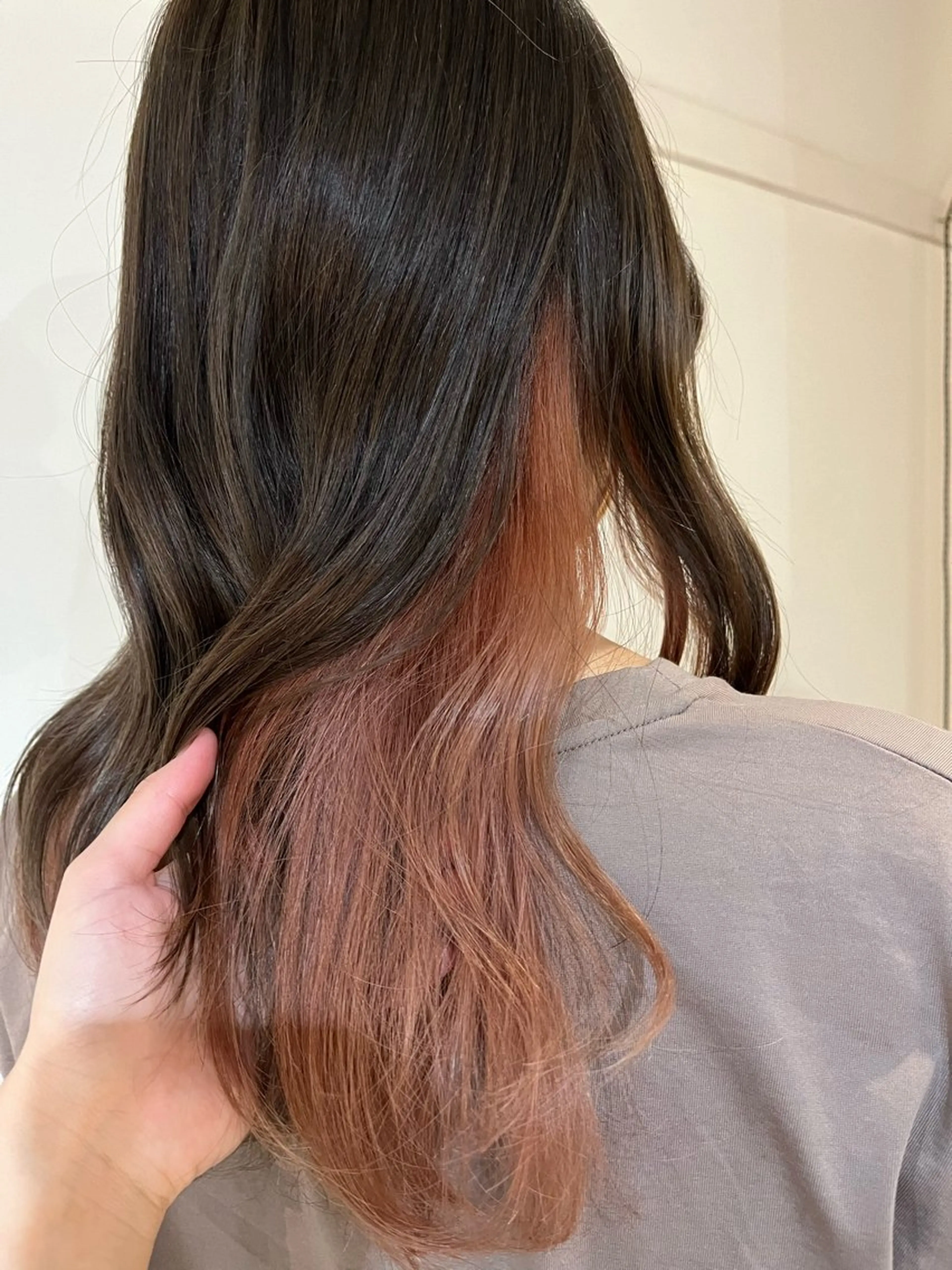 セミロング 小久保 あかりのヘアスタイル
