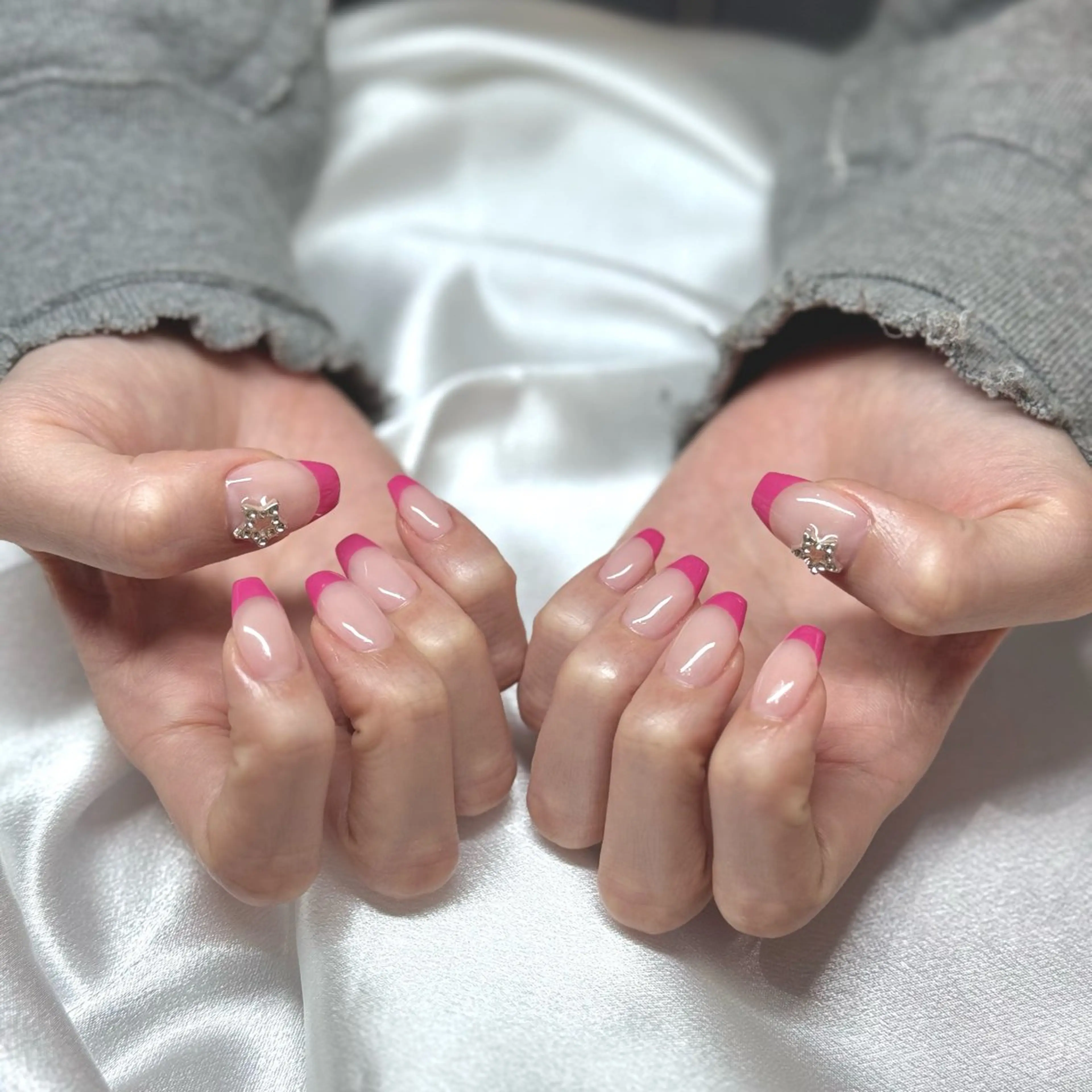 (オフ無し)フレンチネイル୨୧の写真