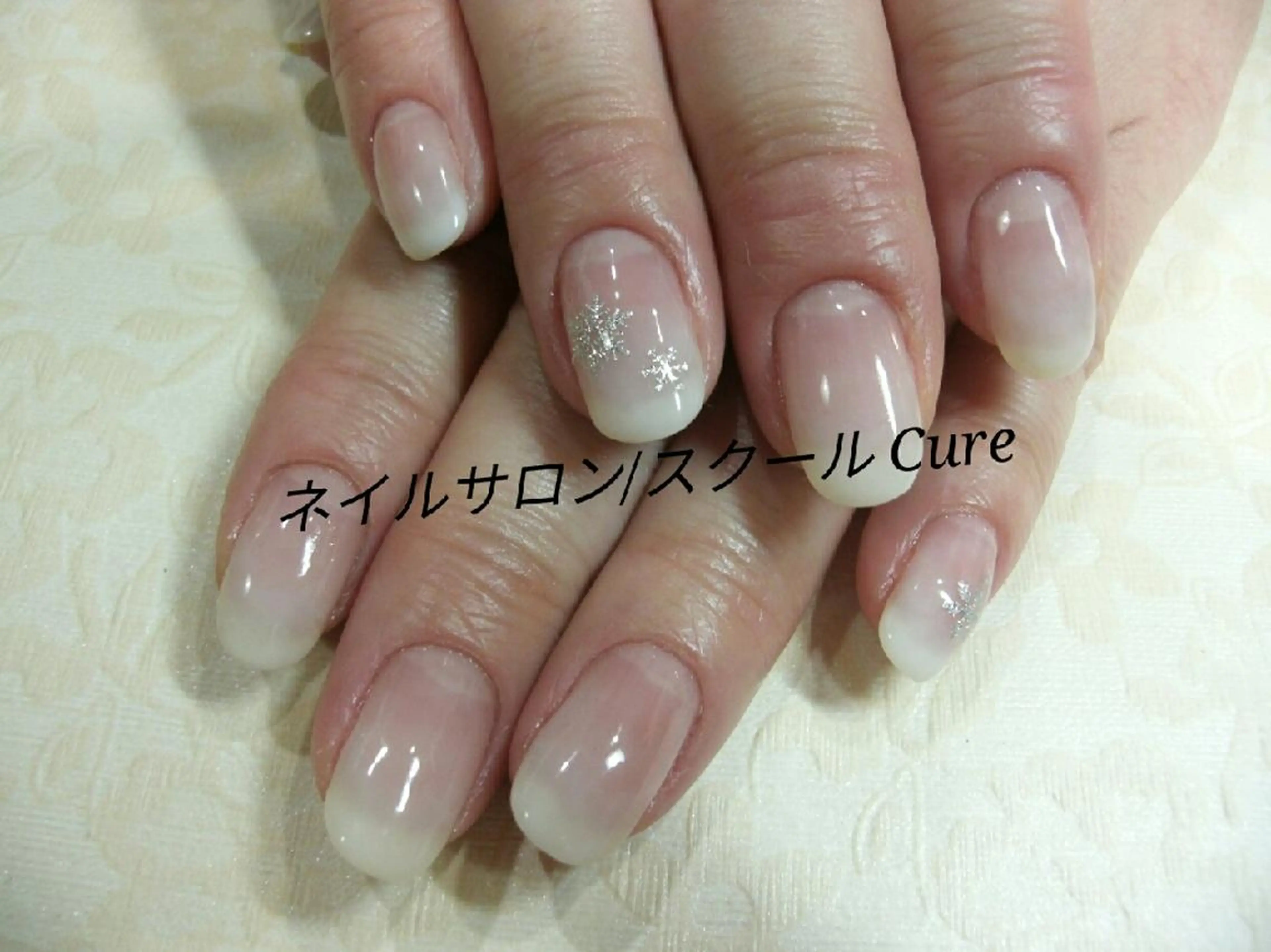 ミディアム ネイル ハンドネイル ネイルサロン Cureのネイルデザイン