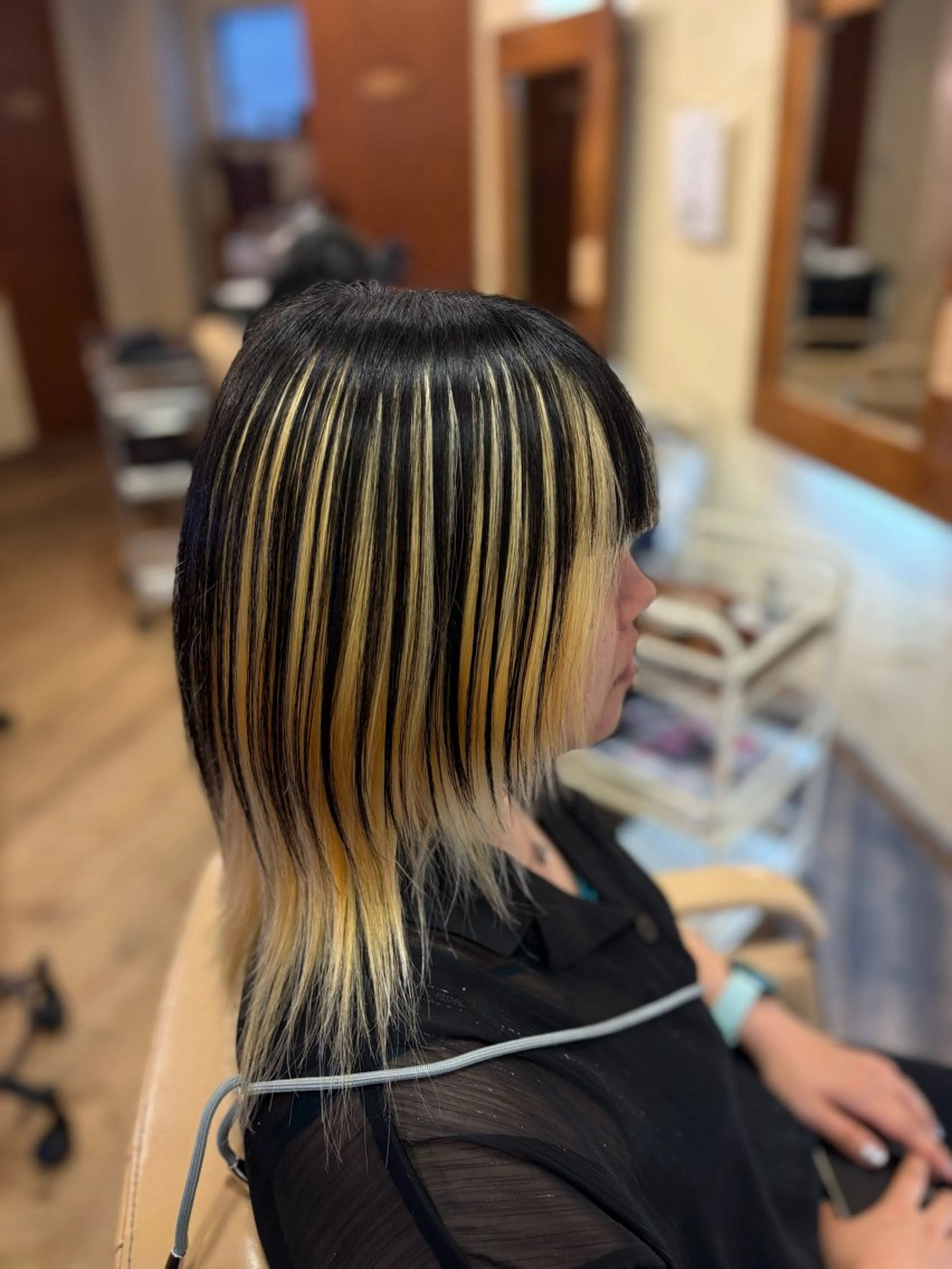 ミディアム カット ヘアカラー 柘植 雅大のヘアスタイル