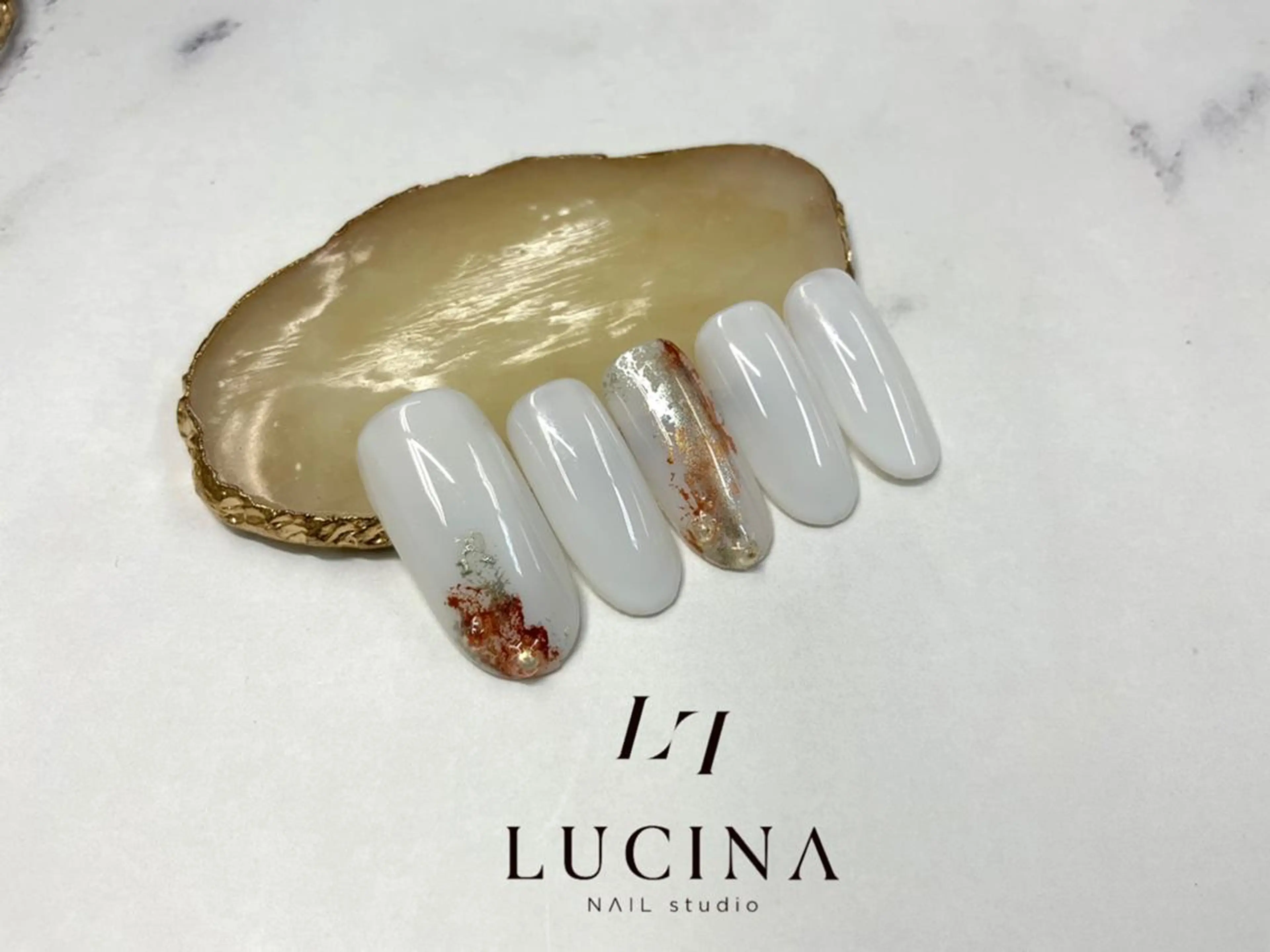 ネイル ニュアンスネイル 夏ネイル 新橋 ルキナ スタッフのネイルデザイン