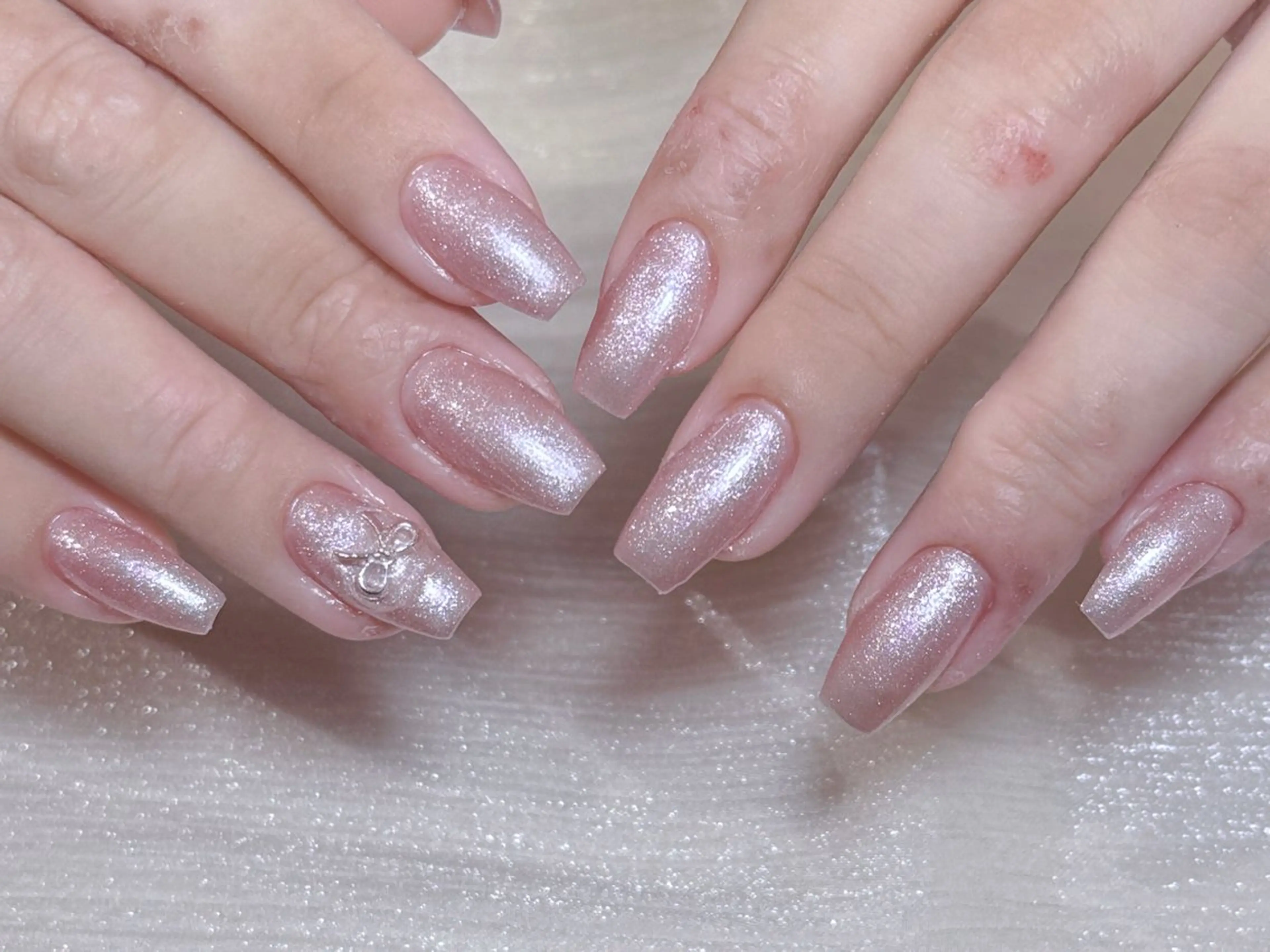 ネイル アートネイル オーロラネイル ガーリー キラキラネイル 韓国ネイル ハンドネイル hijiri 💅のネイルデザイン