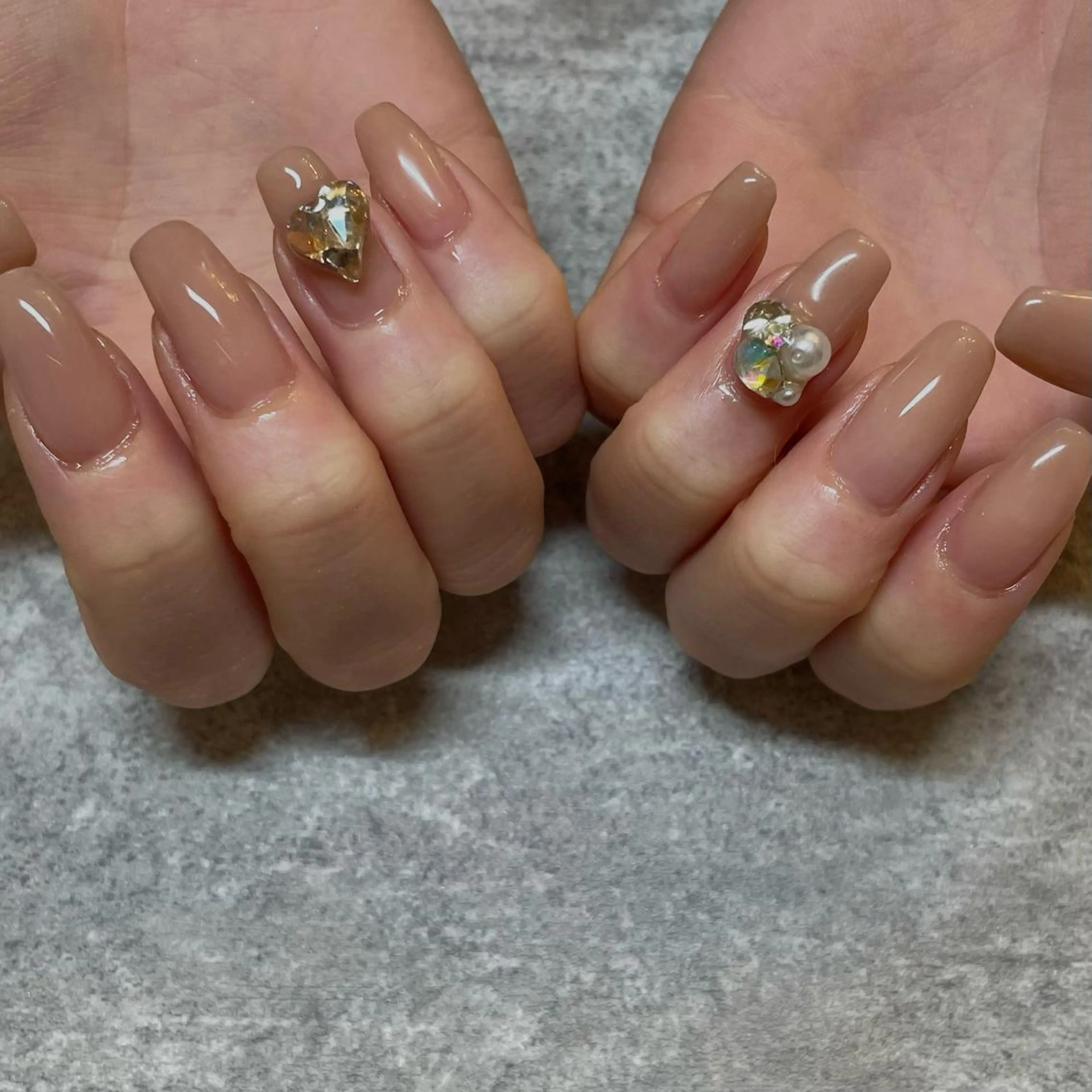 ネイル ワンカラーネイル ハンドネイル カメレオン京橋🌻 草葉由佳のネイルデザイン