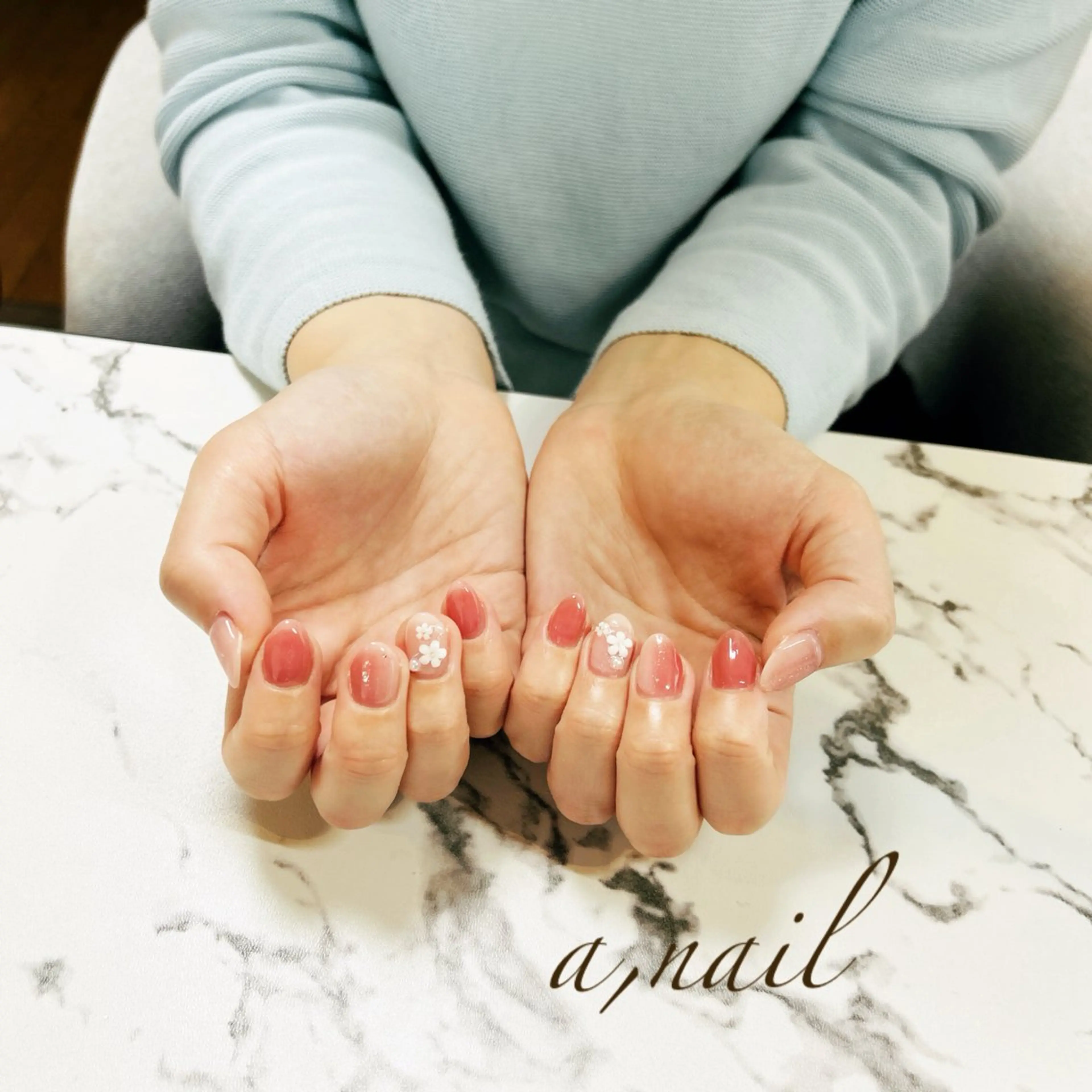 ネイル 桜ネイル フラワーネイル グラデーション キラキラネイル シンプルネイル ネイルサロン エーネイルのネイルデザイン