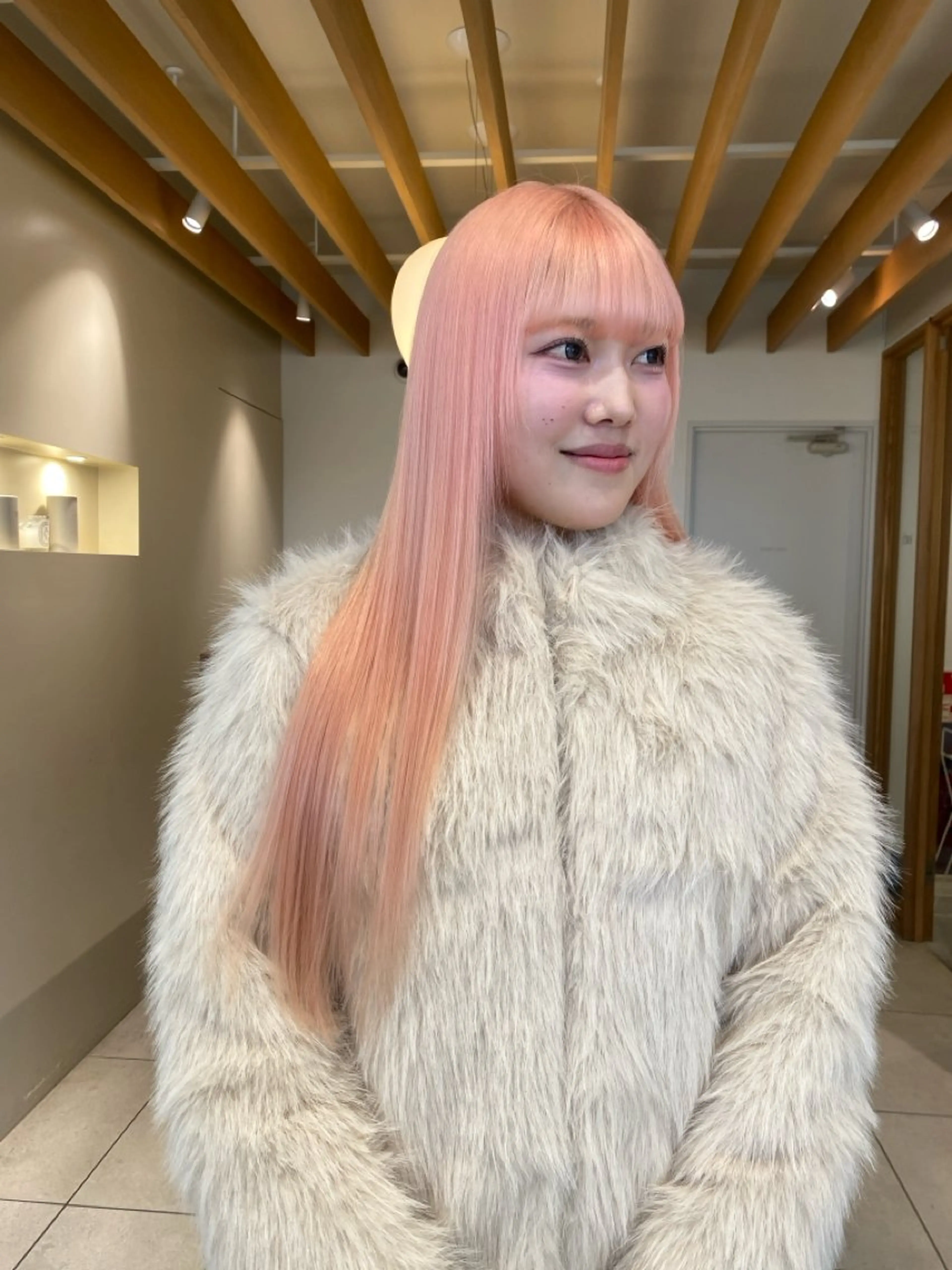 ロング カラー ベージュカラー ブリーチ ブラウンカラー 透明感カラー デザインカラー 似合わせカットカラー りおなのヘアスタイル