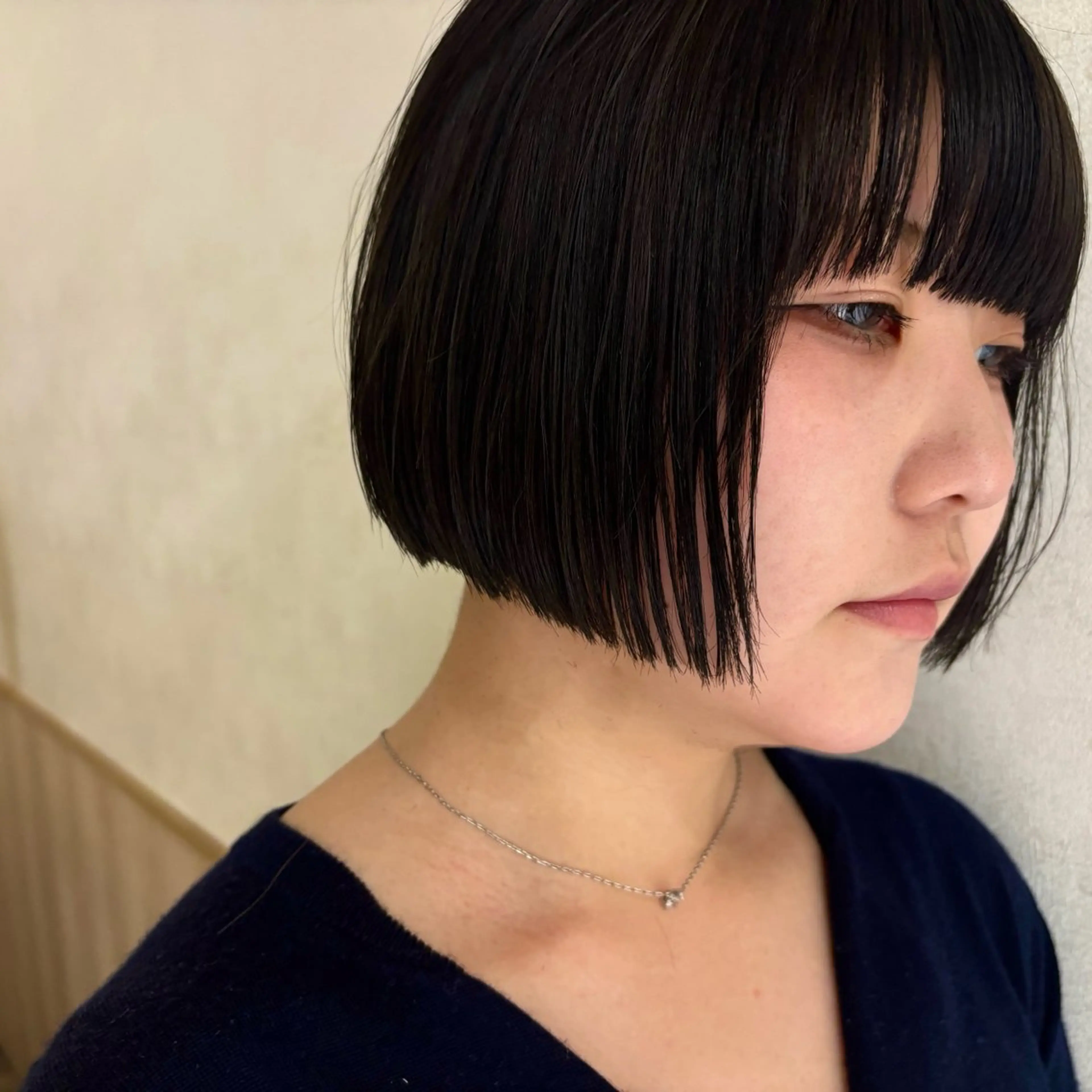 ショート カラー 黒髪 ボブ izumi/ ボブ/パーマのヘアスタイル