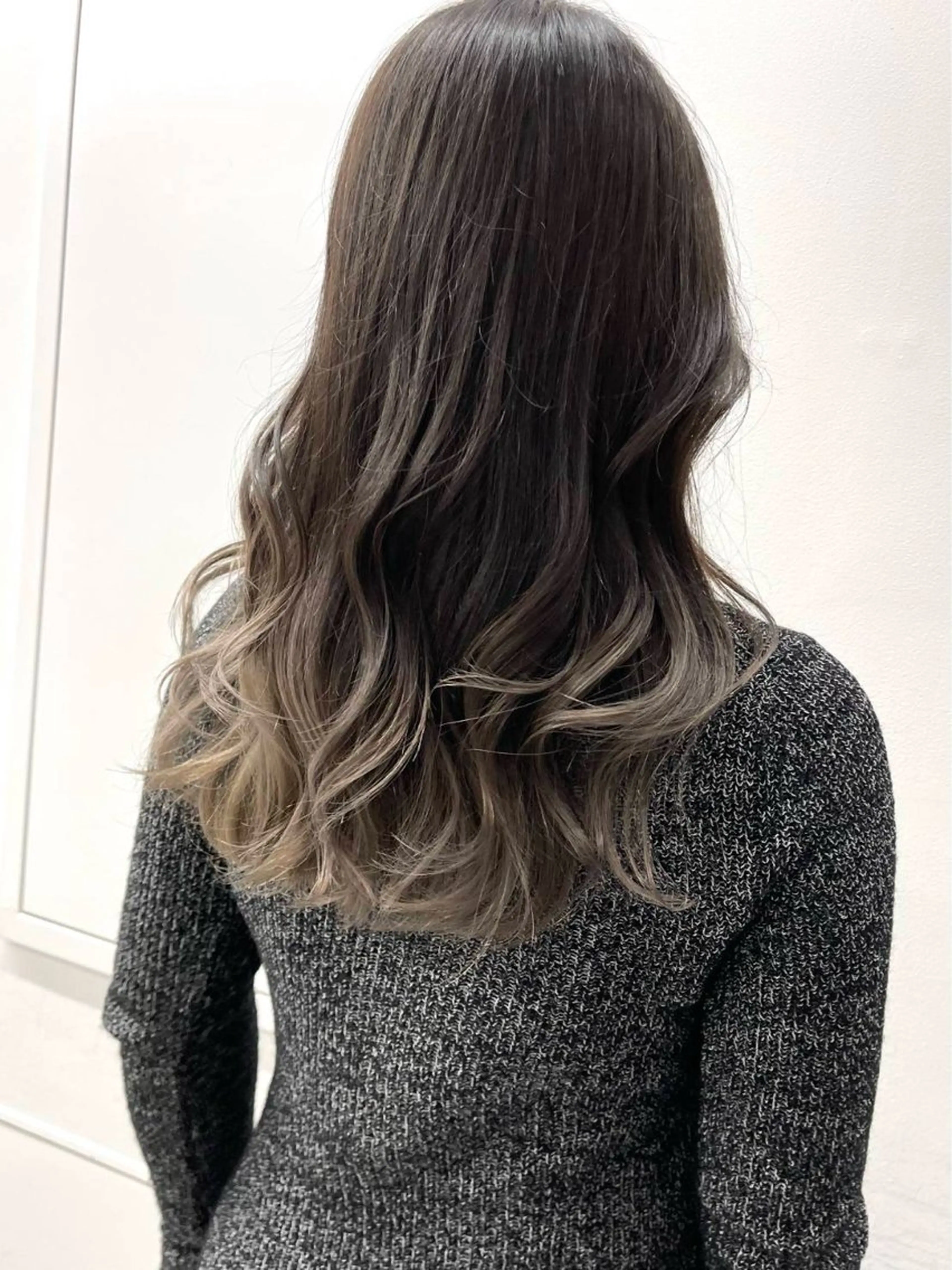 ミディアム カット ヘアカラー トリートメント Cielo by Siestaのヘアスタイル