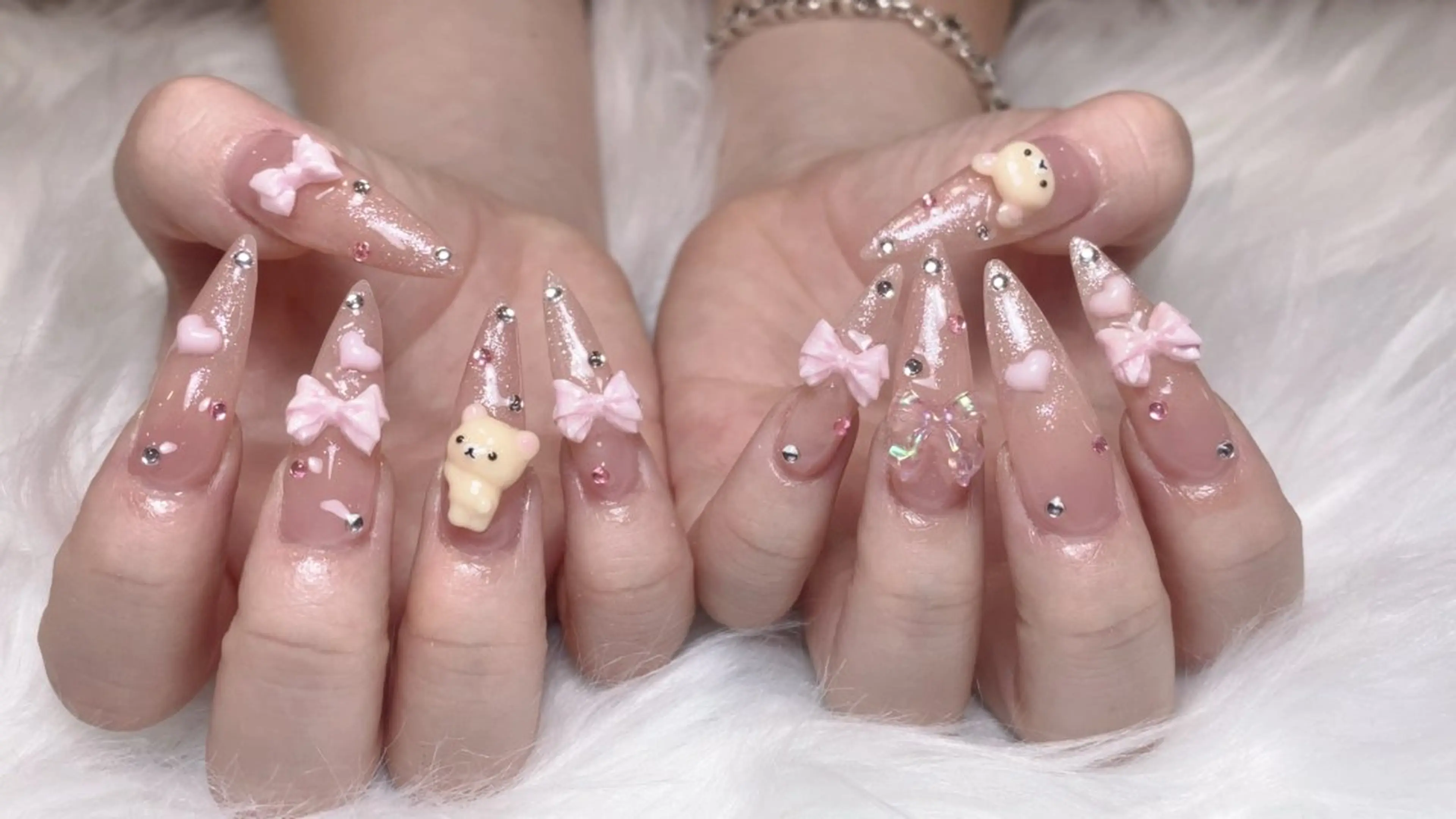 ネイル オーロラネイル ブラウン フラッシュネイル フラワーネイル ホログラムネイル ハンドネイル Rei _Nail 新宿のネイルデザイン