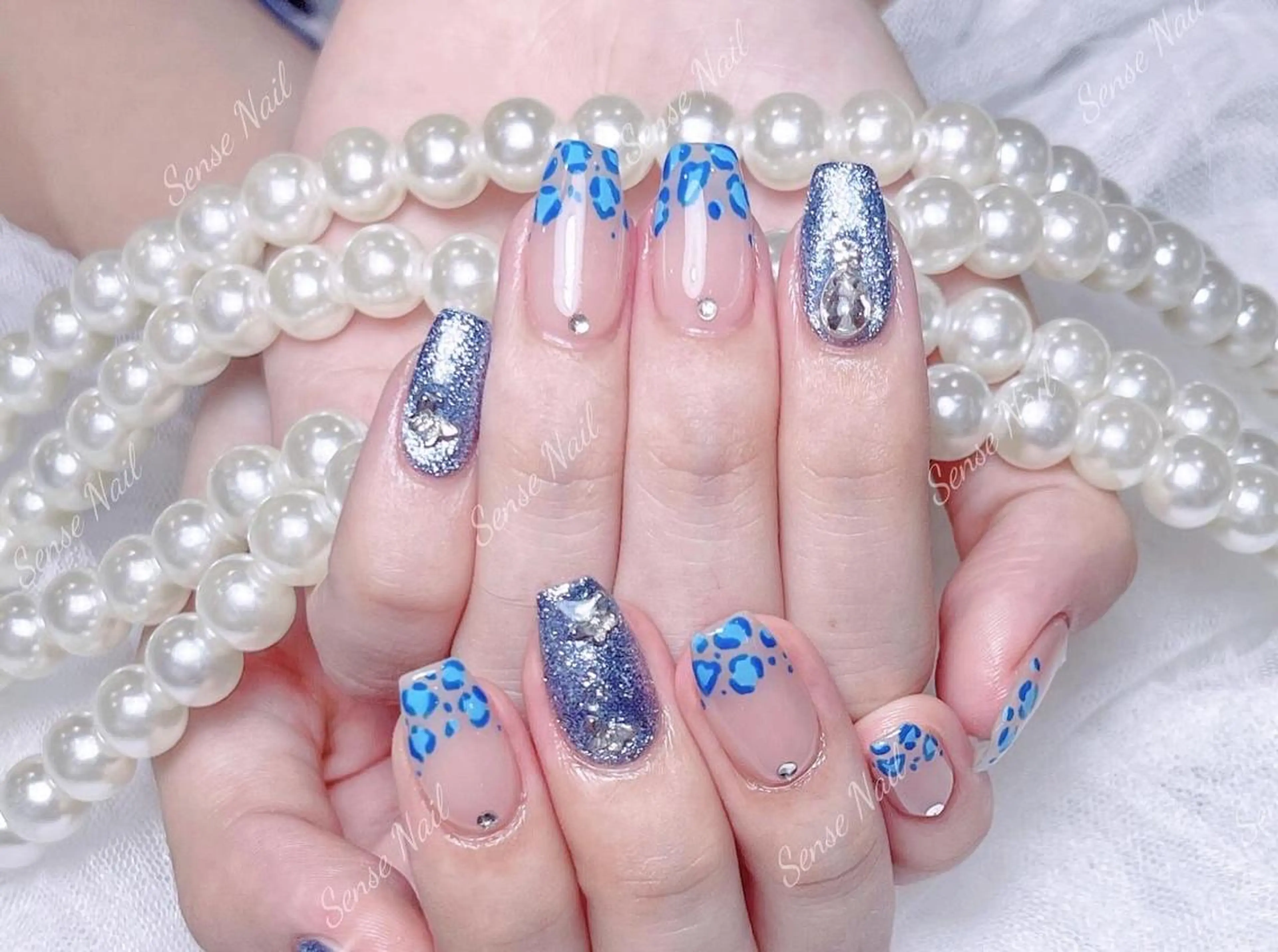 ネイル Queening 🦋のネイルデザイン