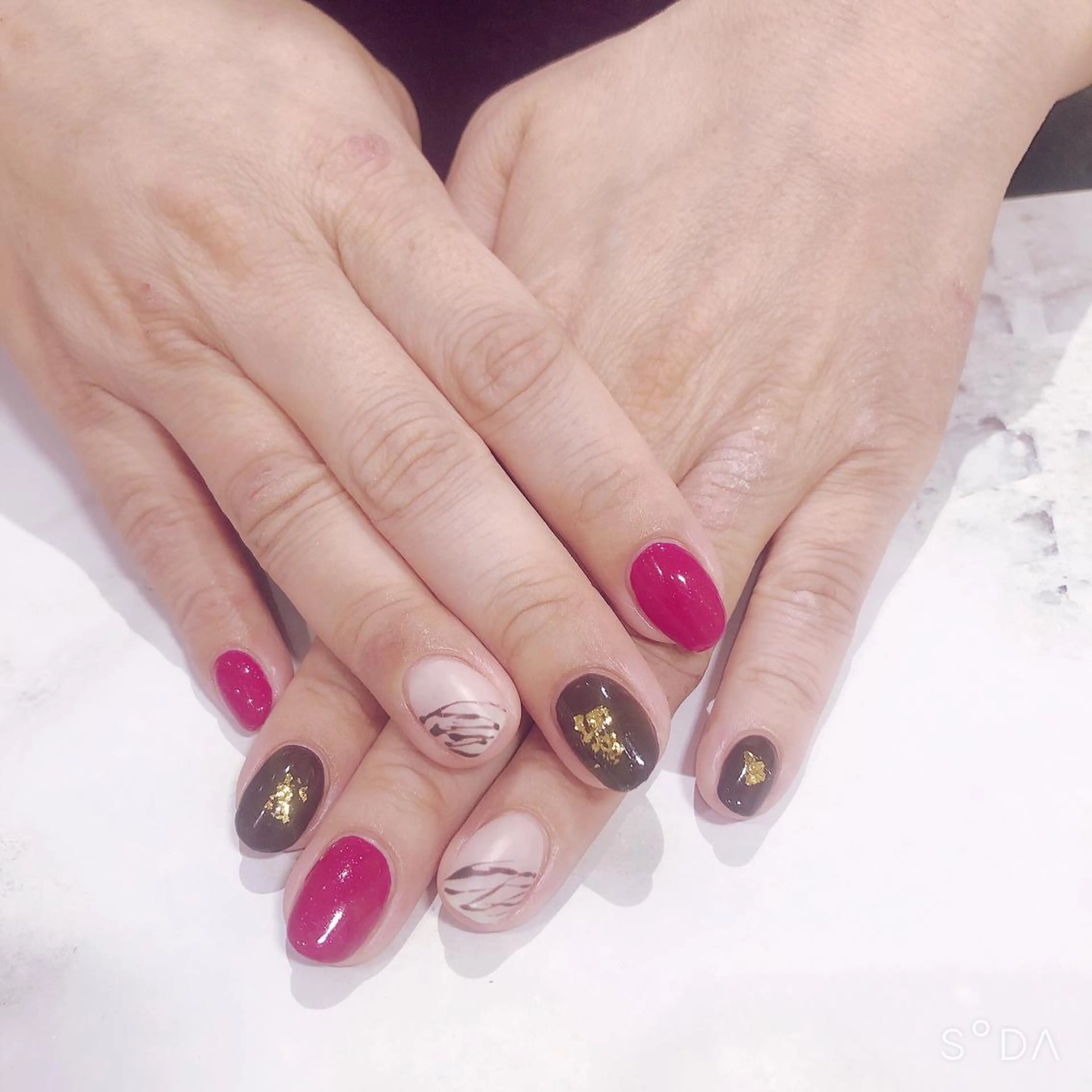 ネイル バレンタイン ハンドネイル 吉野✨ ネイルデザイナー✨のネイルデザイン