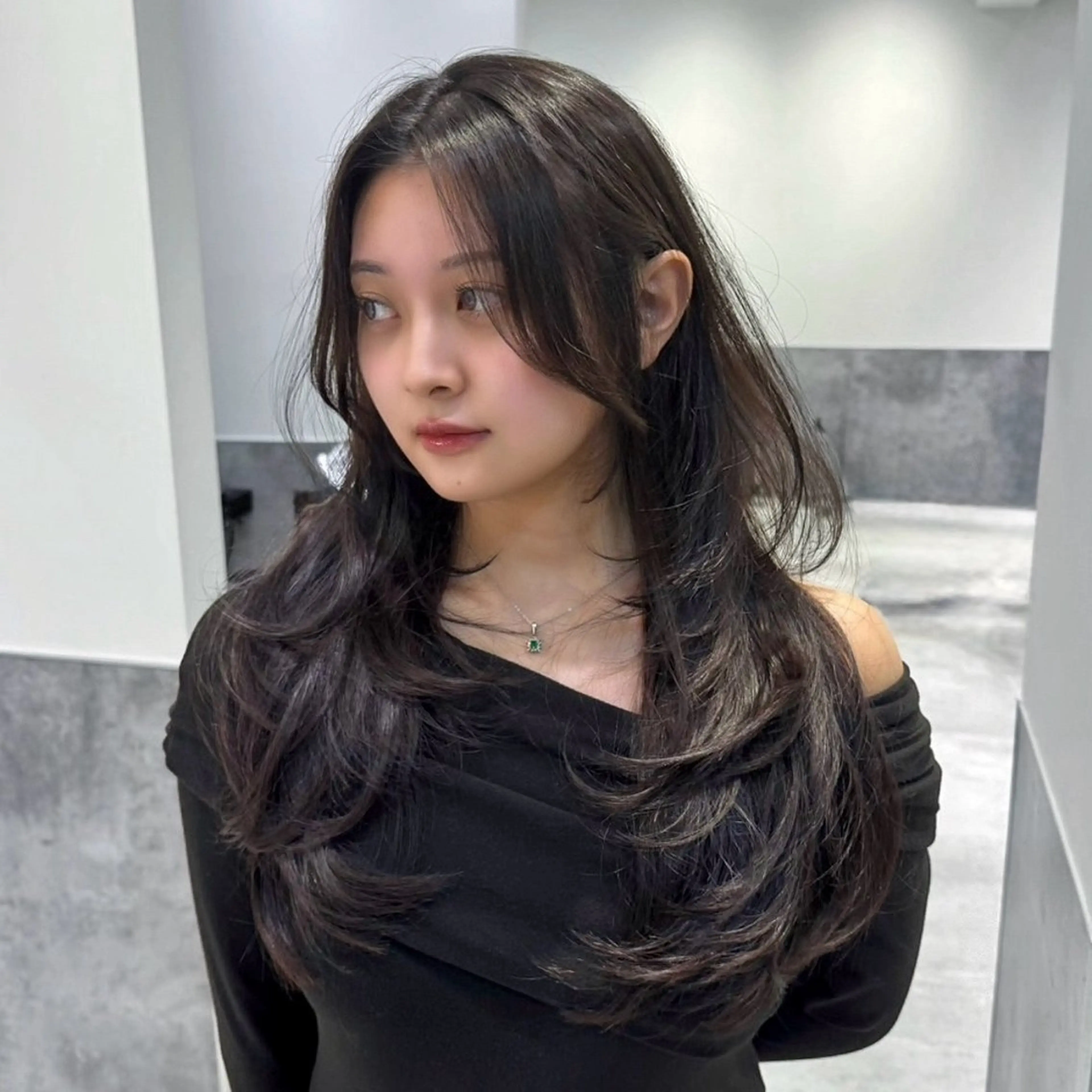 ロング カラー 透明感カラー グレージュ 顔周りカット レイヤーカット カット ヘアカラー トリートメント 韓国系支持率No.1 レイヤー特化/きょうのヘアスタイル