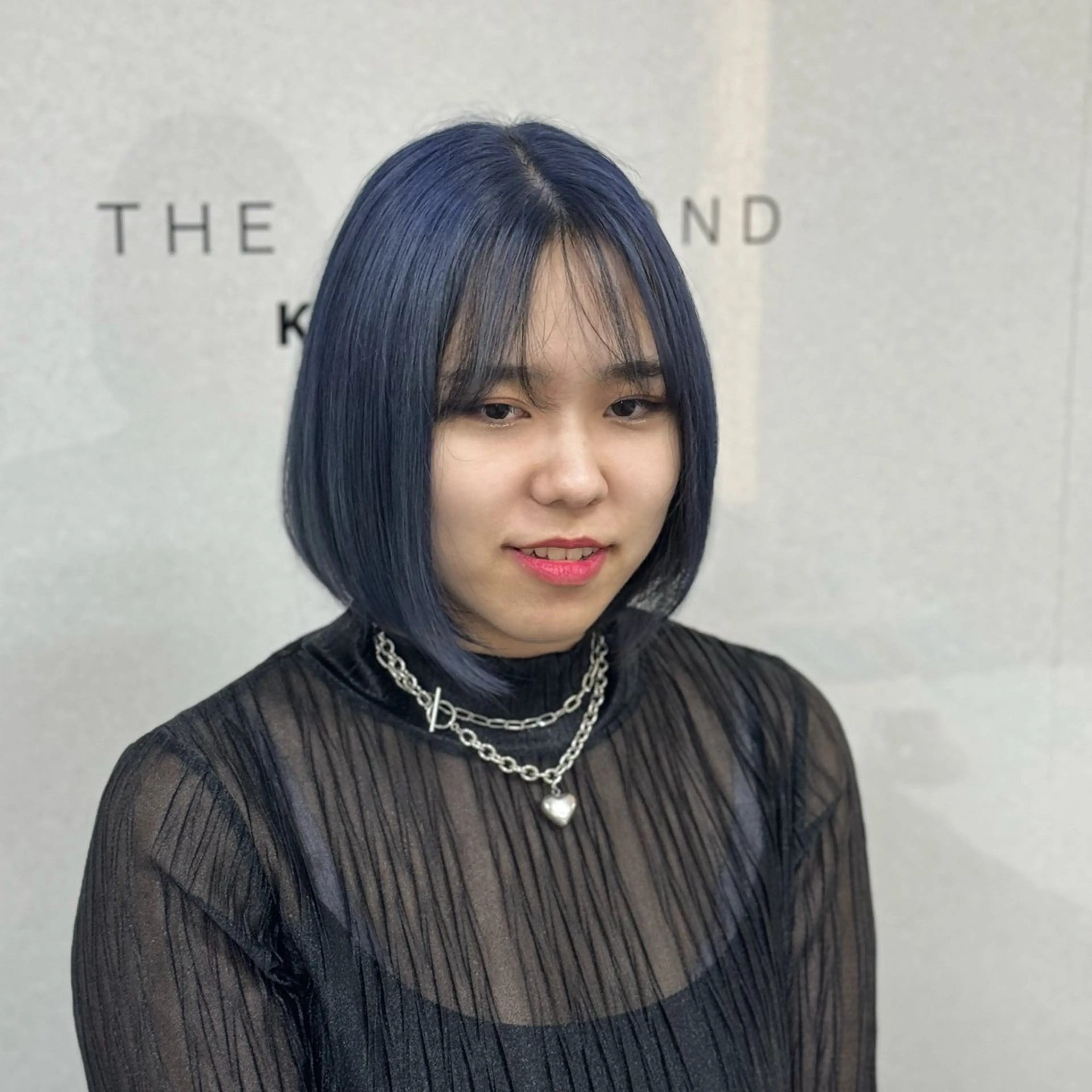 ミディアム カラー パーマ ヘアアレンジ メンズ キッズ メンズ韓国風 黒髪 ブルーカラー ブルーブラック ブラウンカラー 髪質改善Ⅰ透明感 艶カラーⅠたつやのヘアスタイル