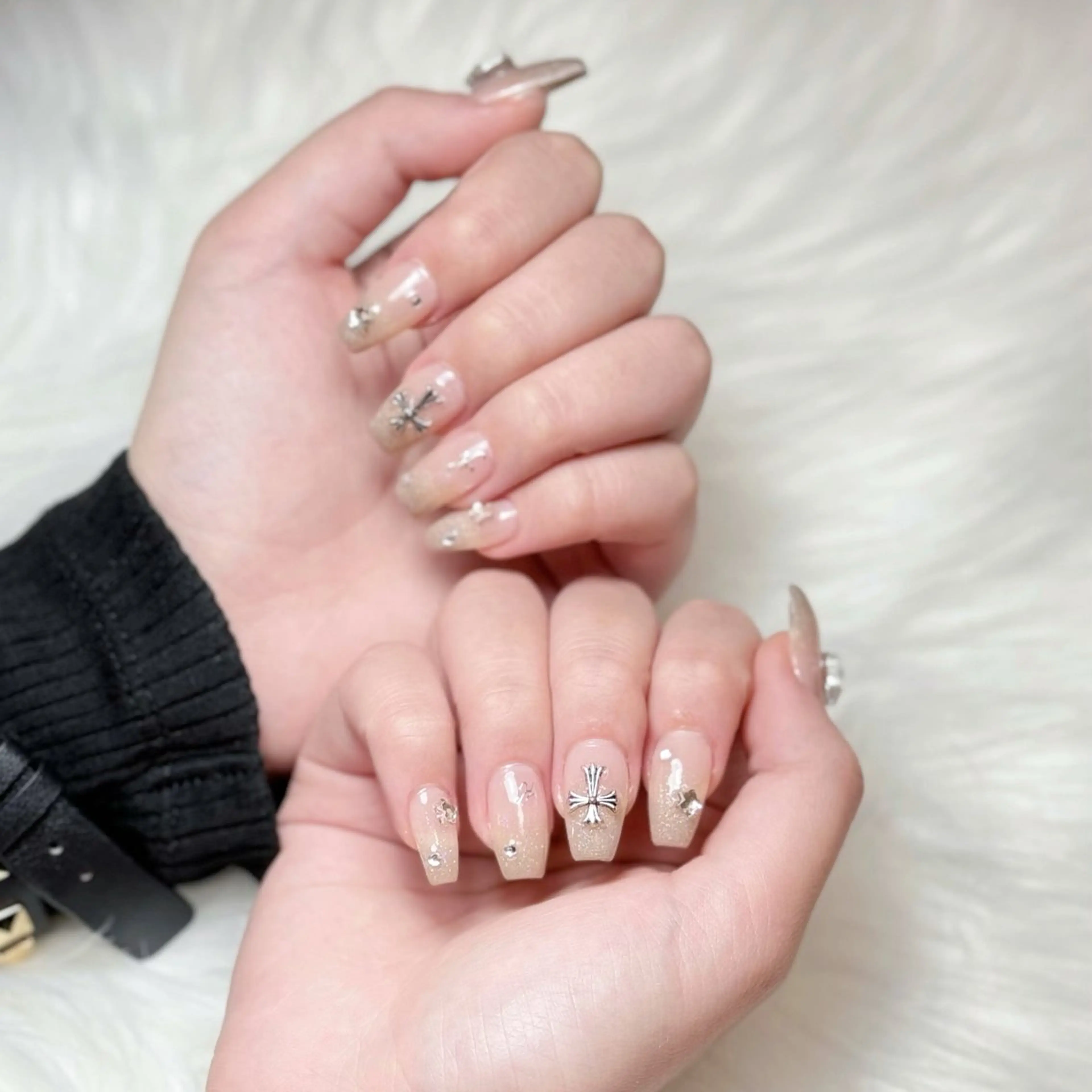 ネイル キラキラネイル 韓国ネイル オフィスネイル シンプルネイル ワンホンネイル nailsalon ChuColaのネイルデザイン