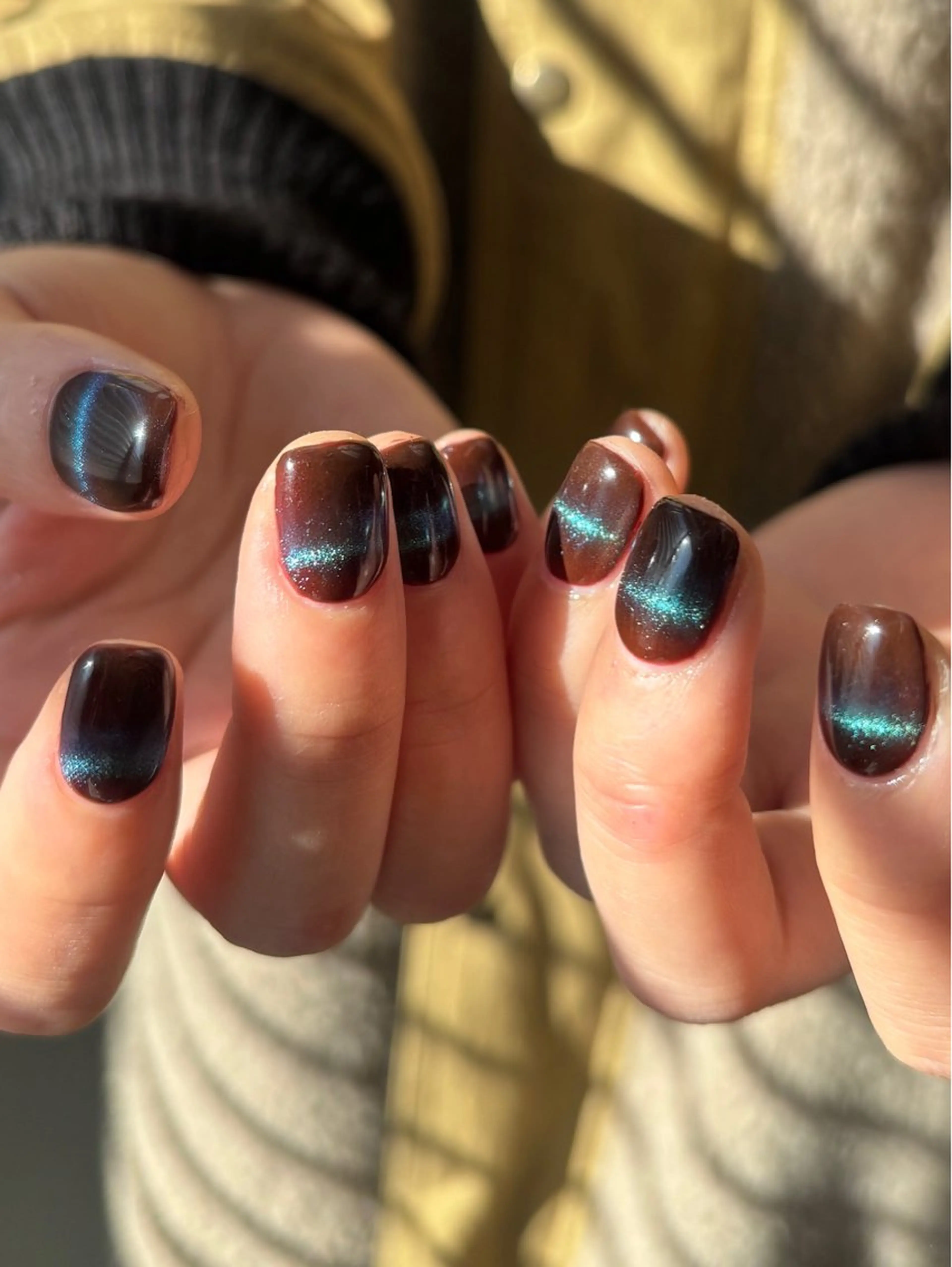 ネイル ブルー ボルドー マグネットネイル ハンドネイル chika ／ nailのネイルデザイン
