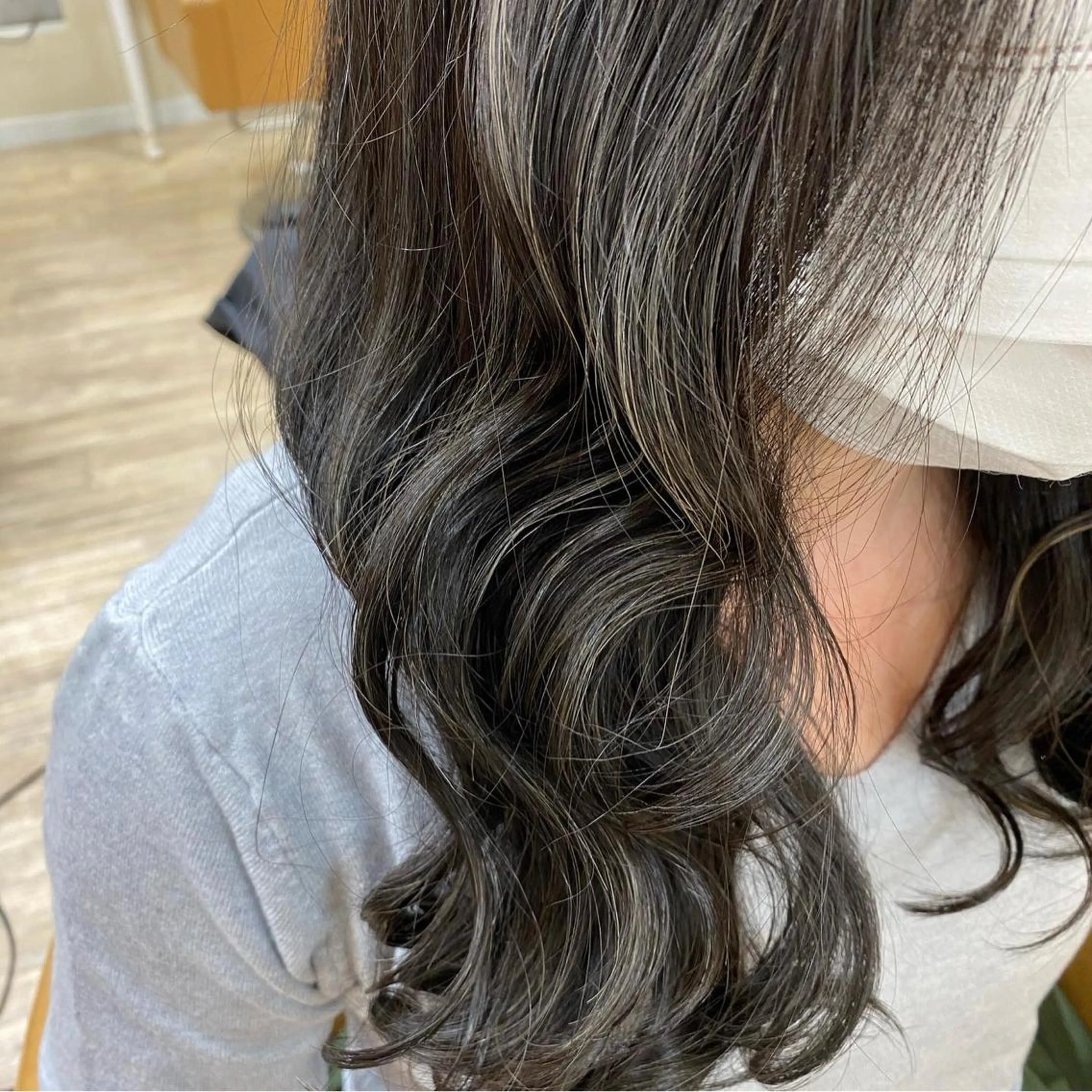 カラー SALOWIN栄 高須大貴のヘアスタイル