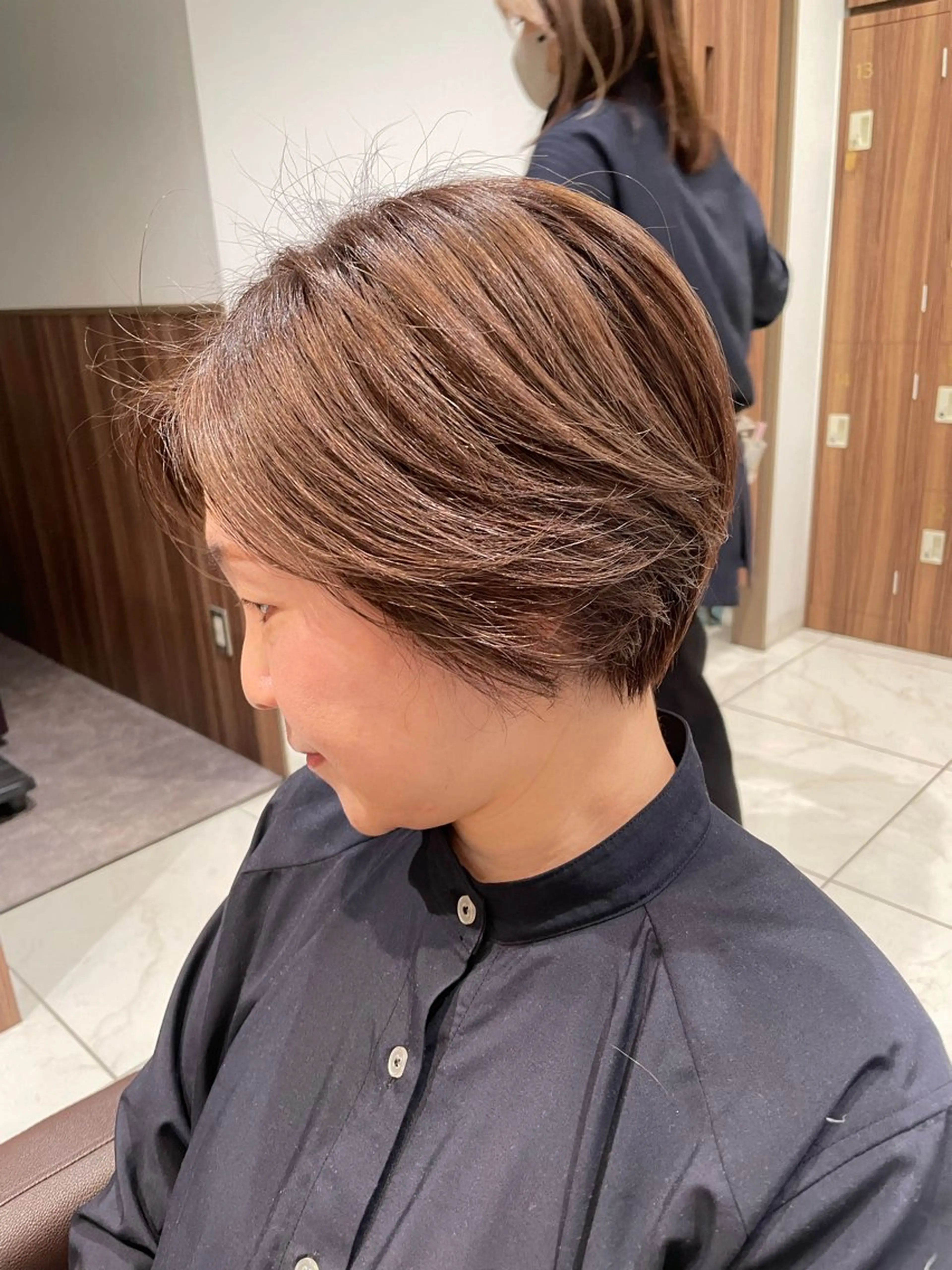 ショート カラー バレイヤージュ ハイライトカラー ハイライト レイヤーカット ヘアカラー 🇰🇷韓国ヘア★ 副店長.쿠리타⭐︎のヘアスタイル