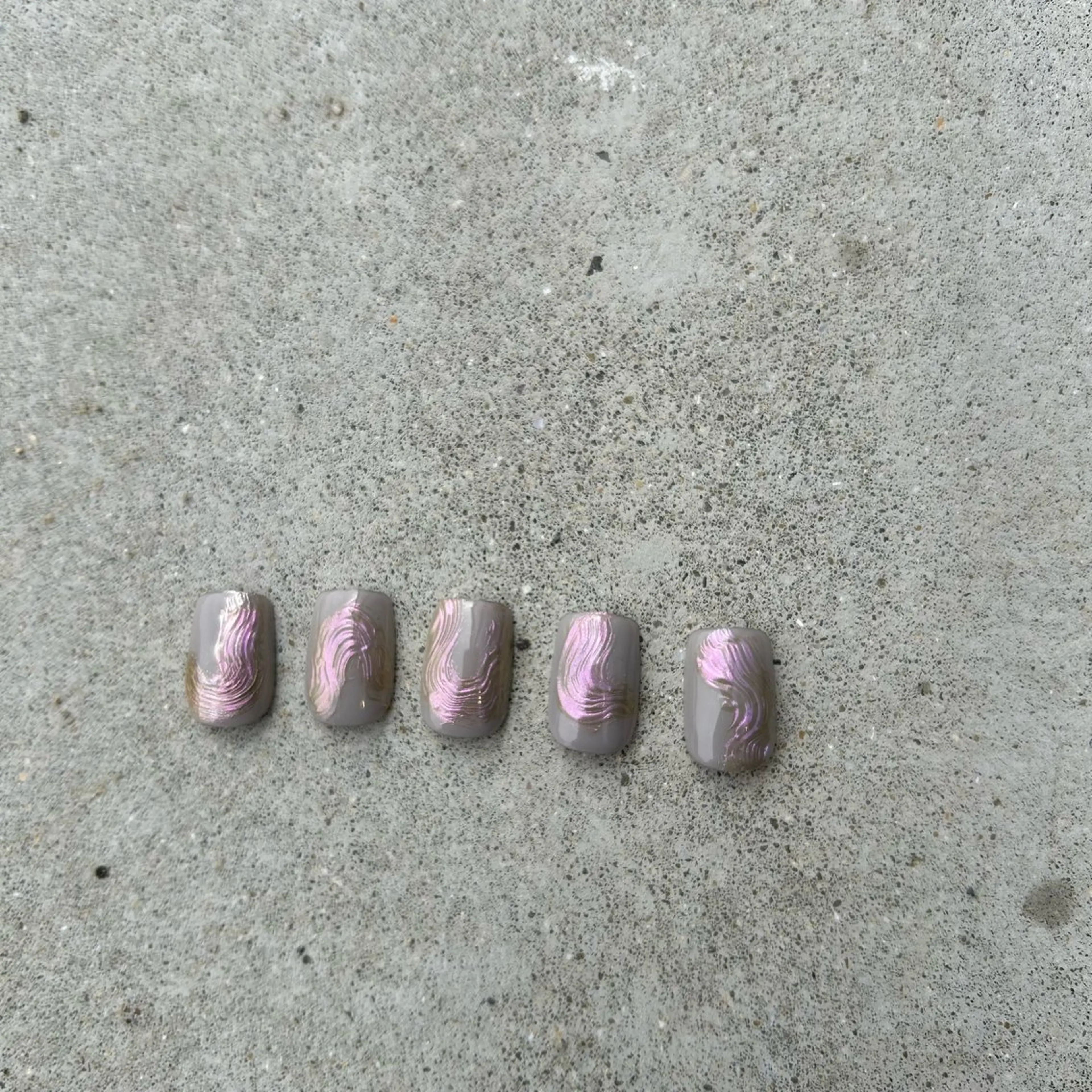 ネイル nail atelier hiton所属・nailist 朱音のネイルデザイン