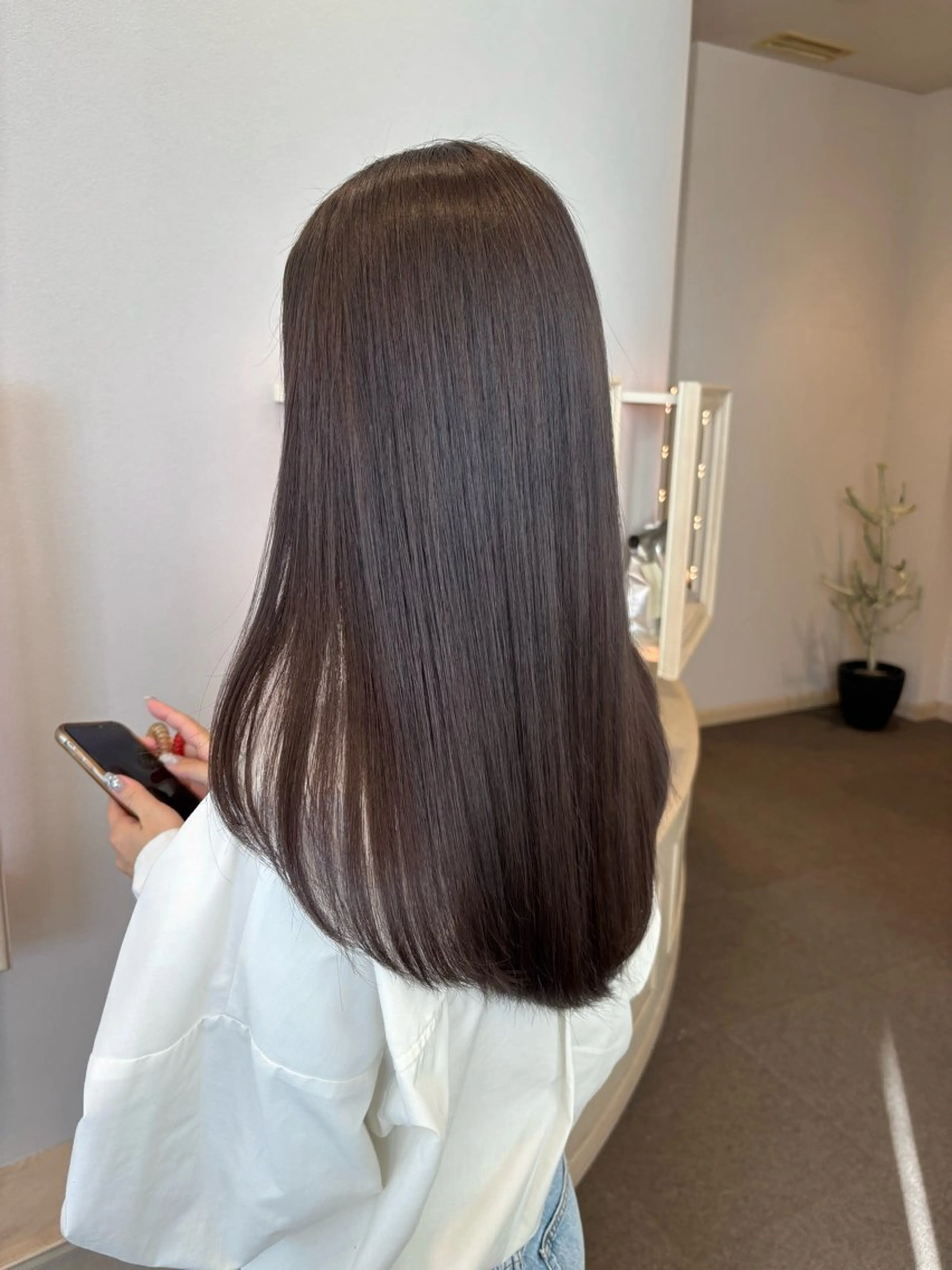 ロング カラー 透明感カラー グレージュ レイヤーカット ロング トリートメント カット ヘアカラー トリートメント サソウ ユリエ🥥のヘアスタイル