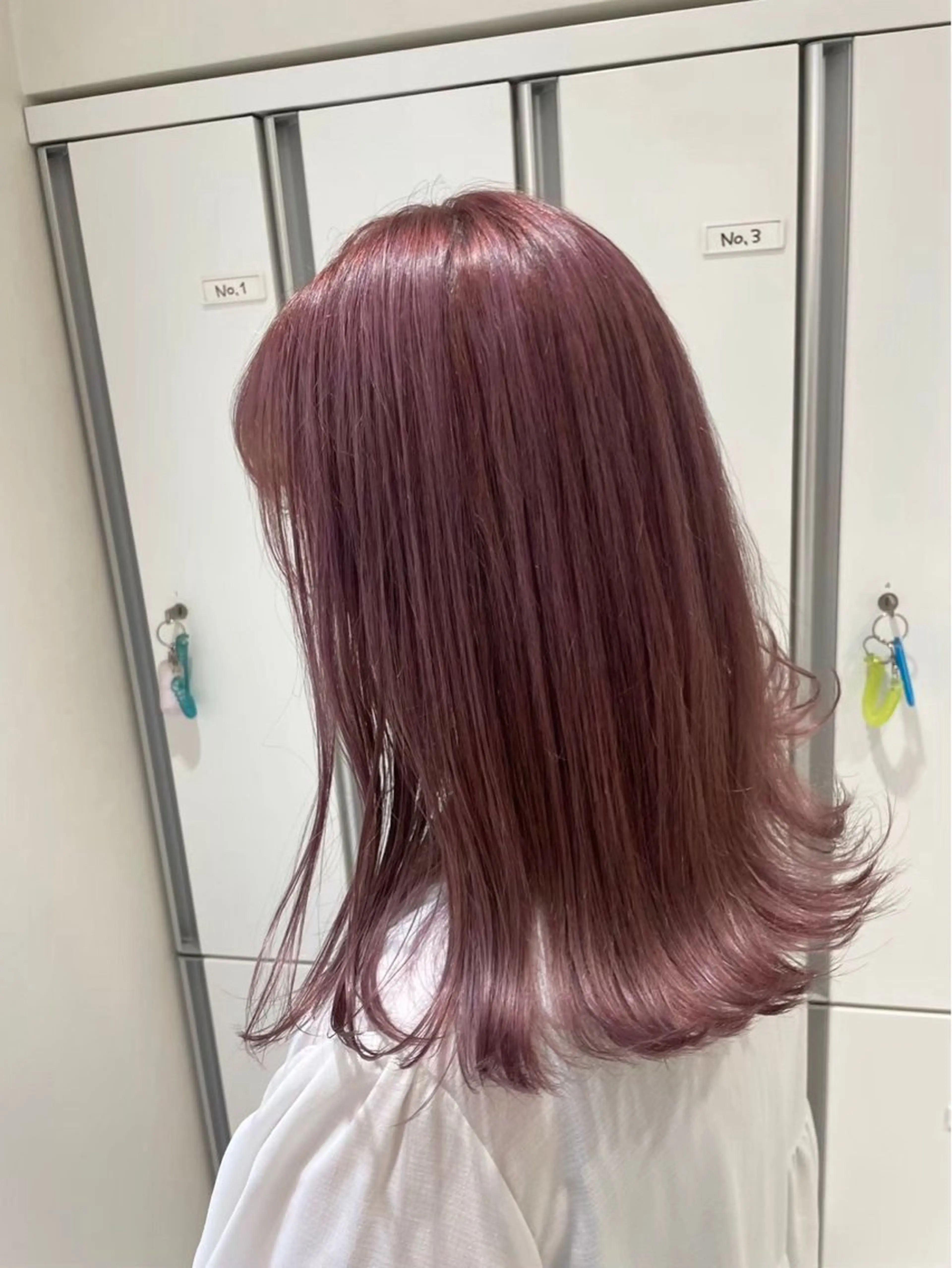 セミロング ヘアカラー 本厚木🪅パーマ 🪅カラー🪅Aoiのヘアスタイル