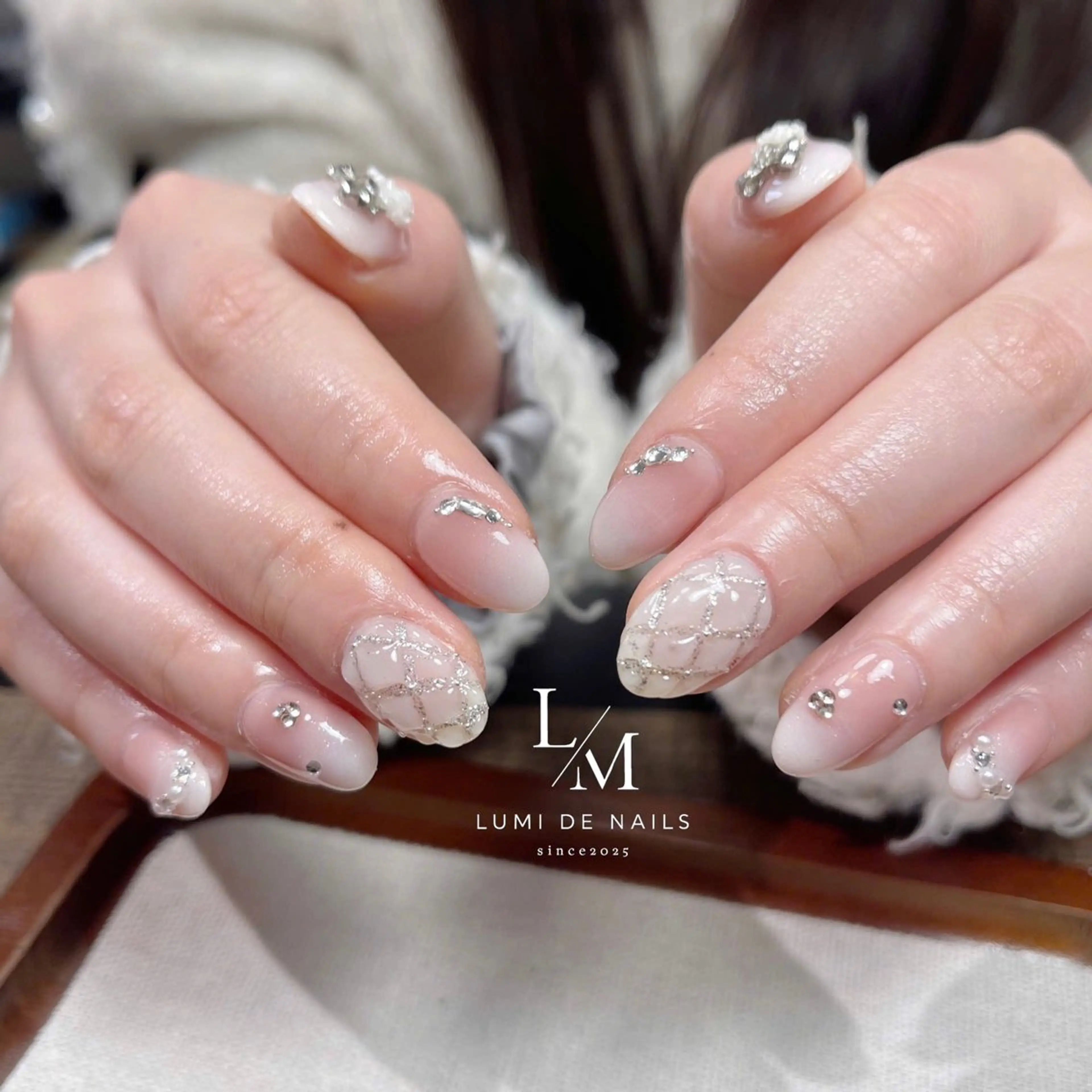 ネイル グラデーション ラメ(グリッター) マグネットネイル ミラーネイル ニュアンスネイル ハンドネイル Lumi de nailsのネイルデザイン