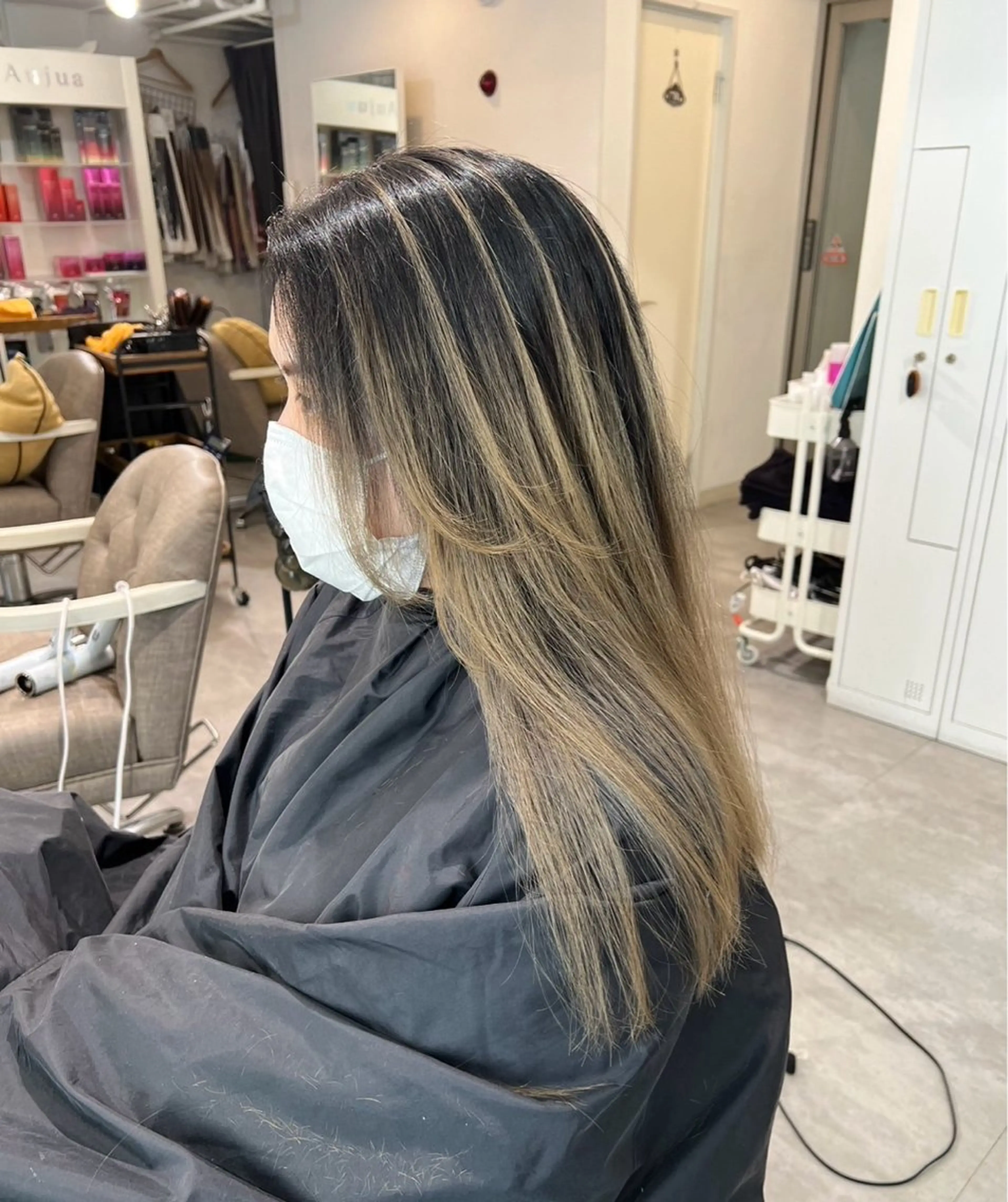 ロング カラー バレイヤージュ ベージュカラー レイヤーカット ヘアカラー ROBIN所属・指名数No.1 /NAOYAのヘアスタイル