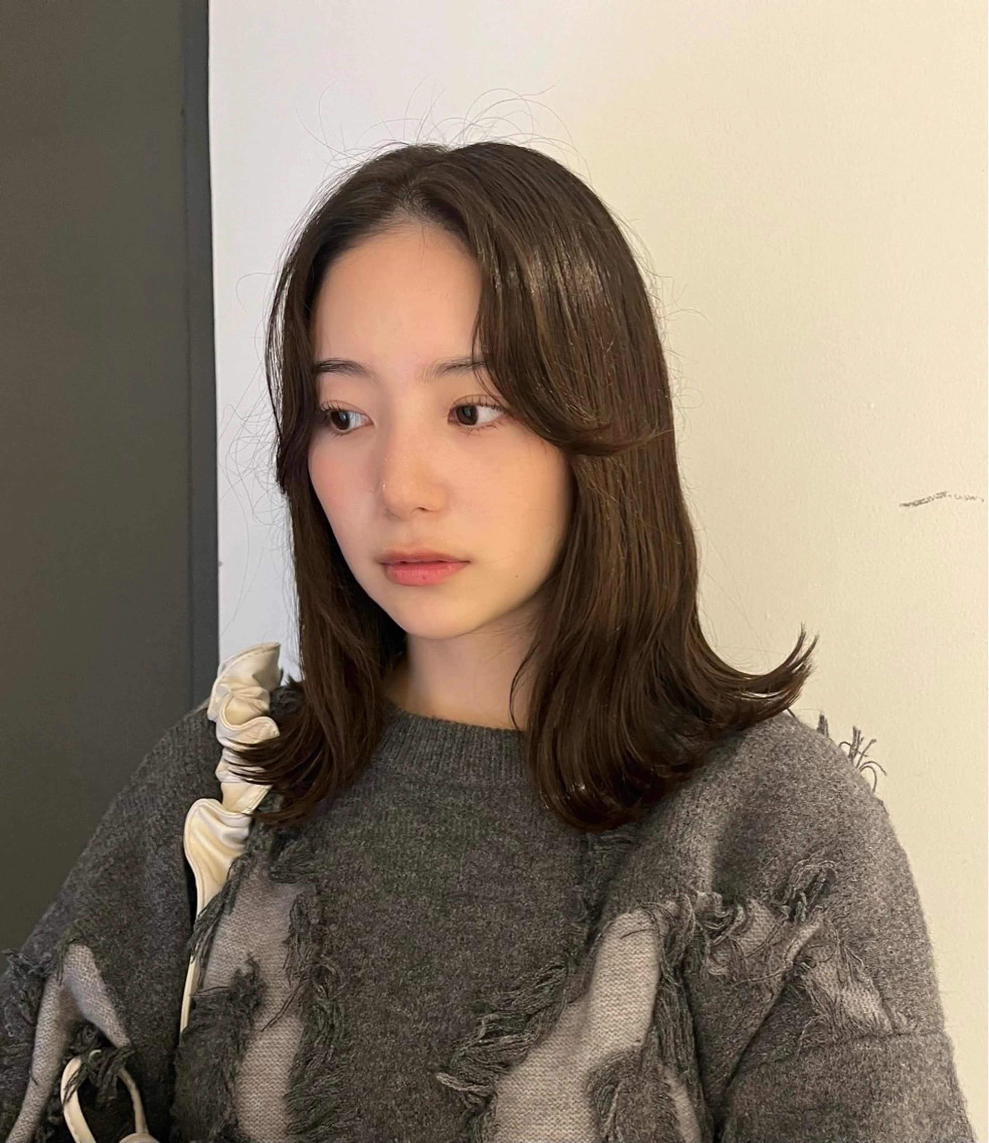 ミディアム ミディアムパーマ カット パーマ あやか/ベージュ /透け感カラーのヘアスタイル