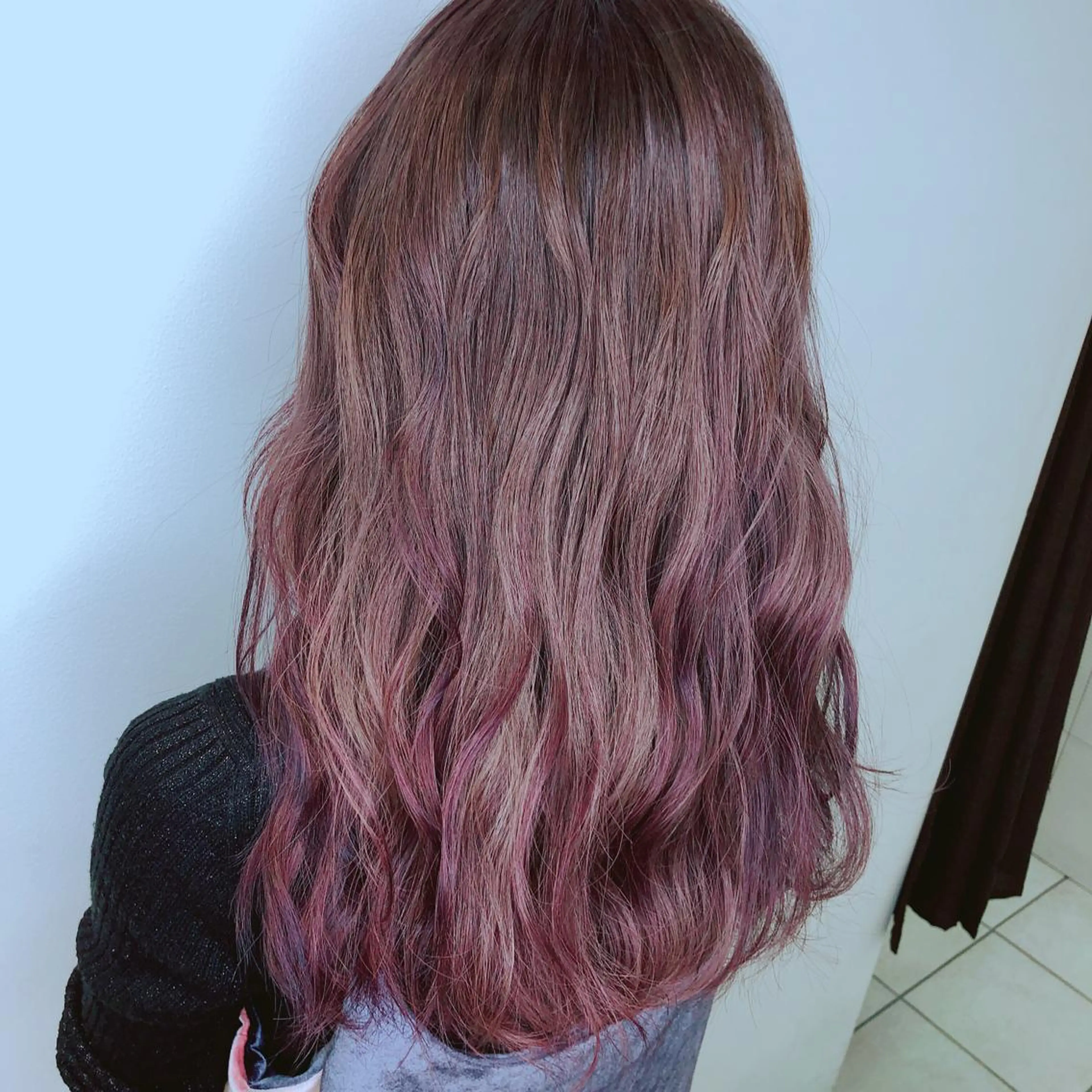 ロング カラー ピンクカラー 渡邊 唯のヘアスタイル