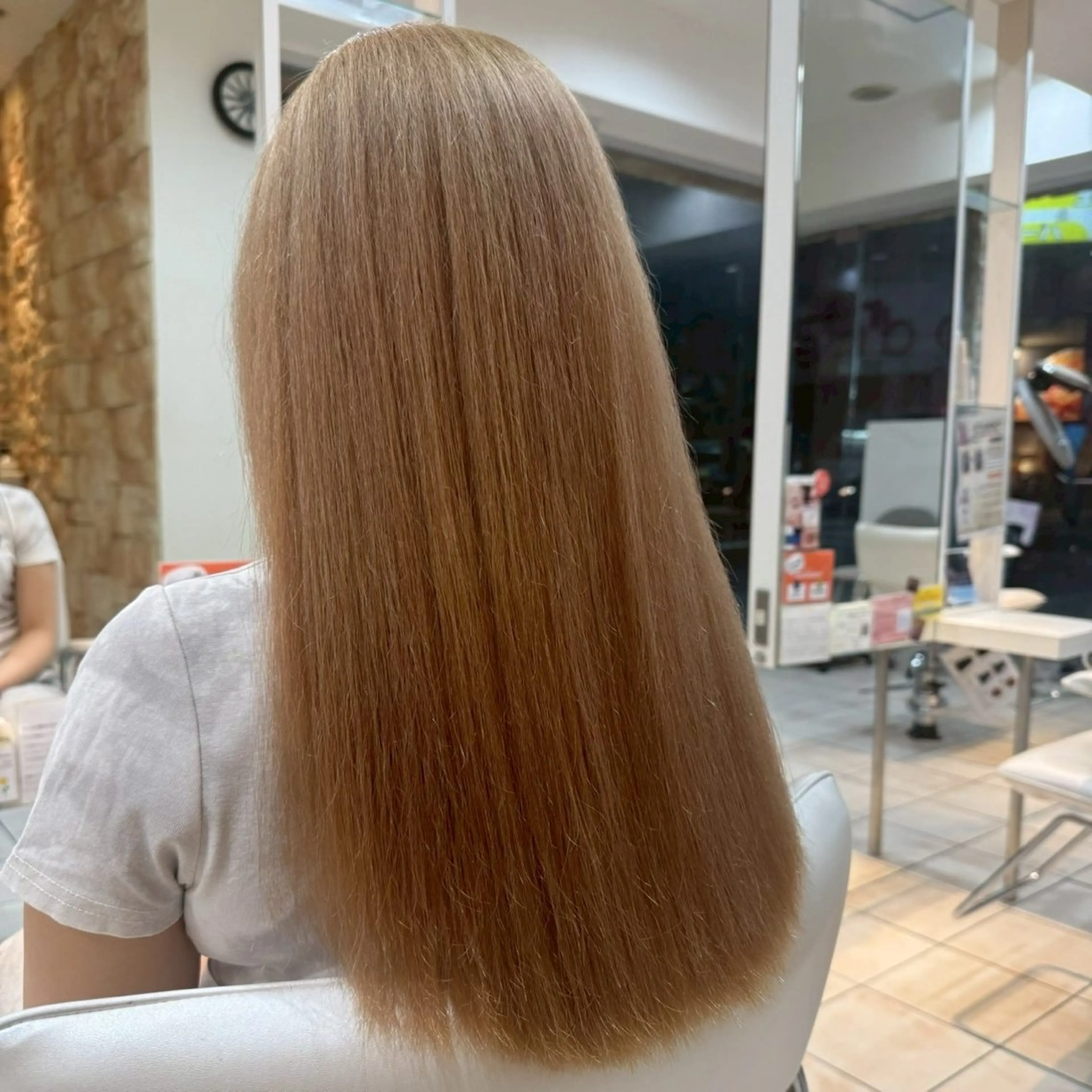 セミロング カラー ヘアカラー 【オール特化】 MEIの眉毛・アイブロウイメージ