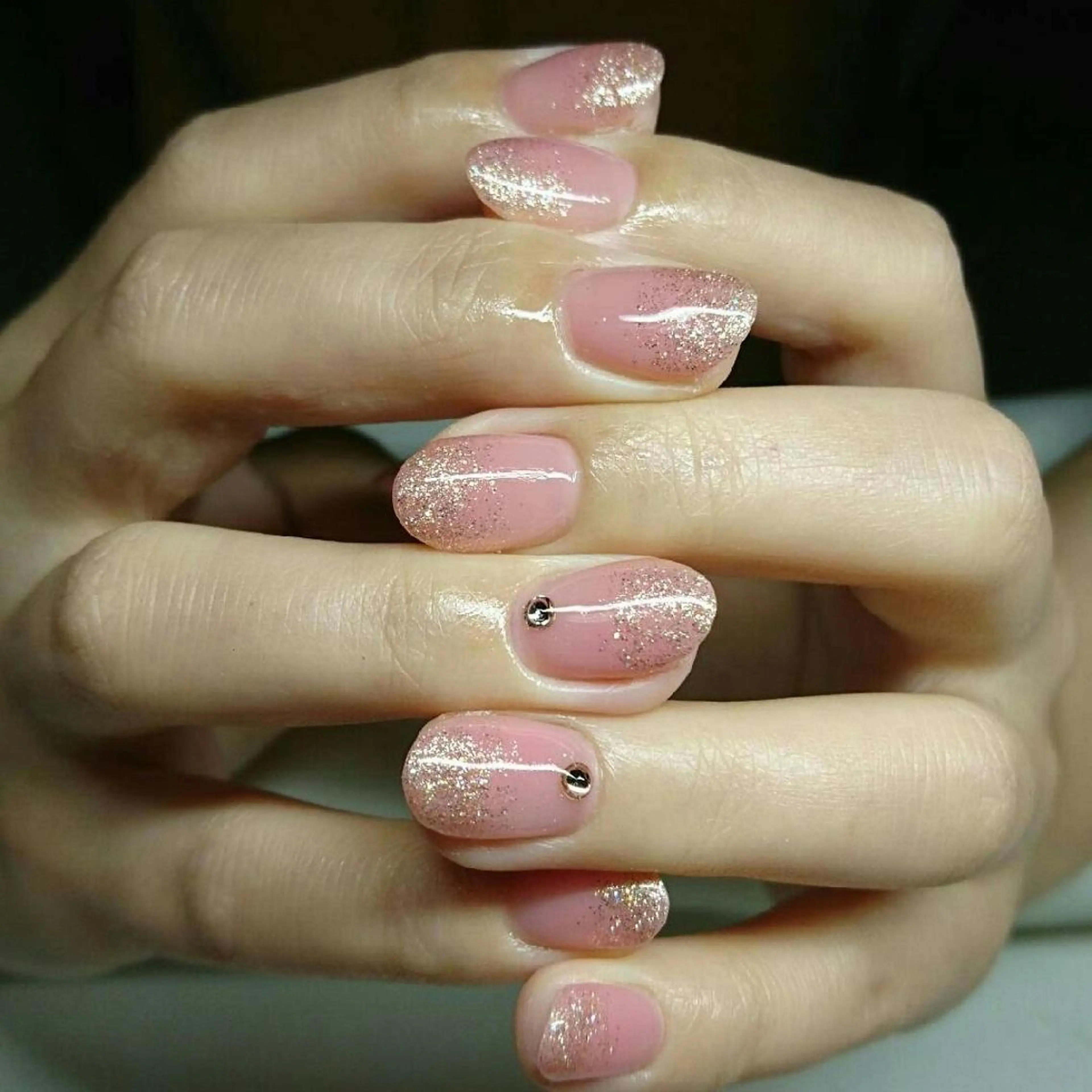 ネイル グラデーション ラメ(グリッター) ラメグラデーション ワンカラーネイル シンプルネイル ハンドネイル macaron♥所属・nail salon macaron のネイルデザイン