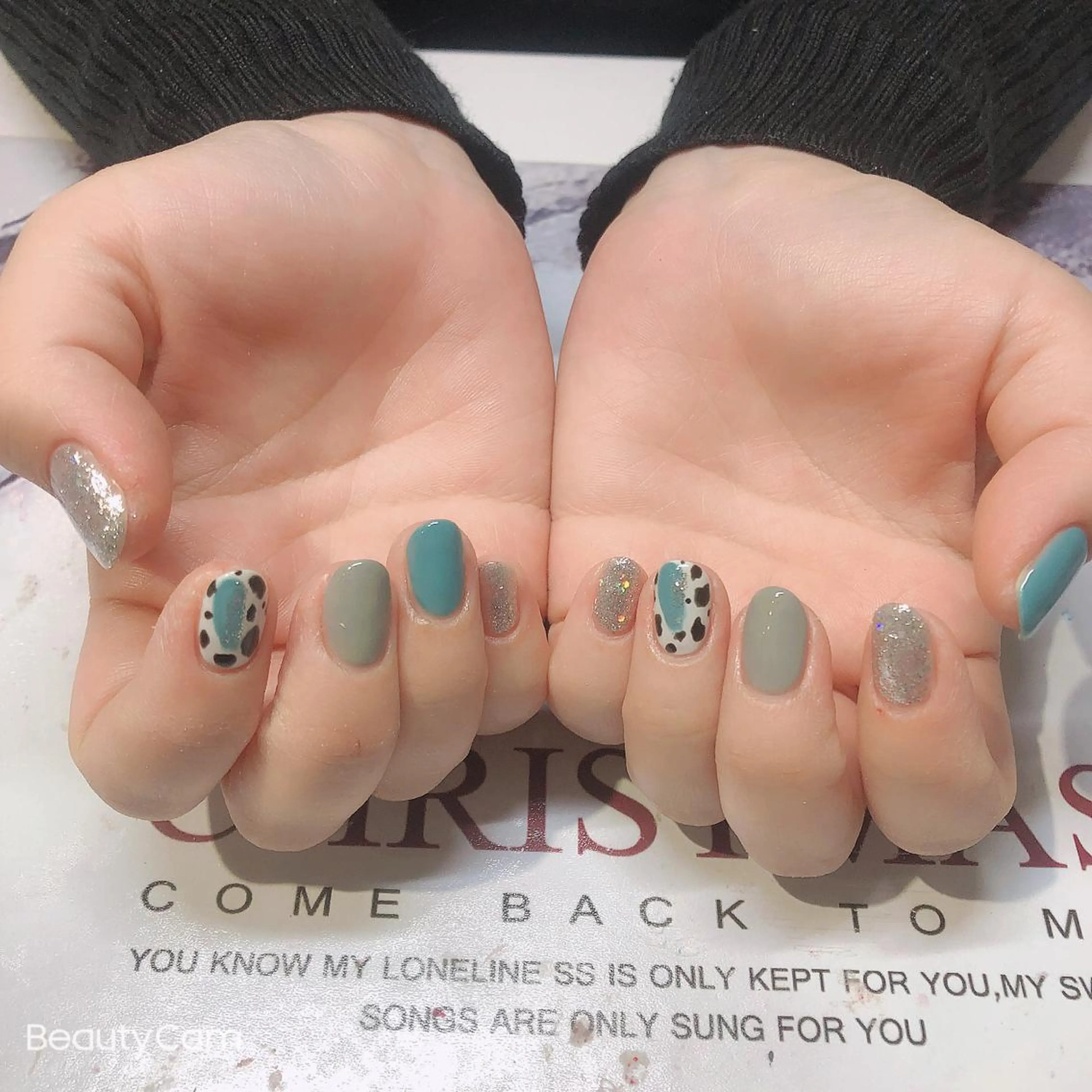 ネイル ガレンドウ 白澤 愛子のネイルデザイン